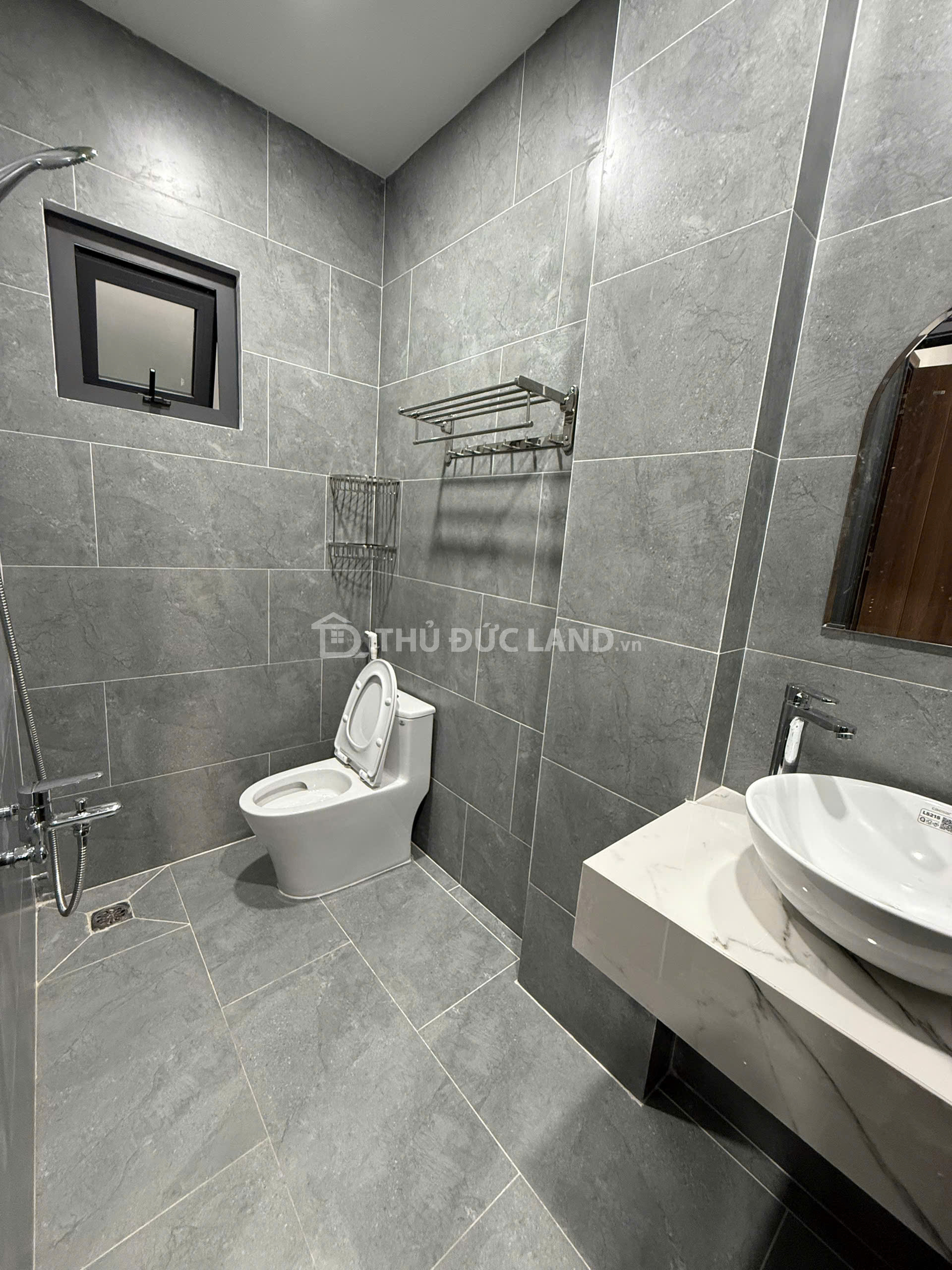 BÁN CHDV 5 TẦNG MỚI XÂY-NGAY TRƯỜG ĐH CẢNH SÁT- CỰC KÌ SẦM UẤT-CÓ THANG MÁY-TỰ KHAI THÁC LÊN ĐẾN 7%/NĂM - Ảnh 4
