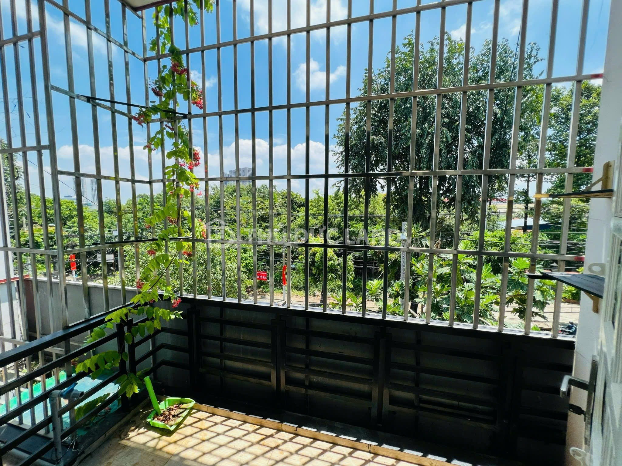Bán nhà 4 lầu mặt tiền Linh Trung - Diện tích 80m² ngang 5 cực hiếm - Ảnh 2