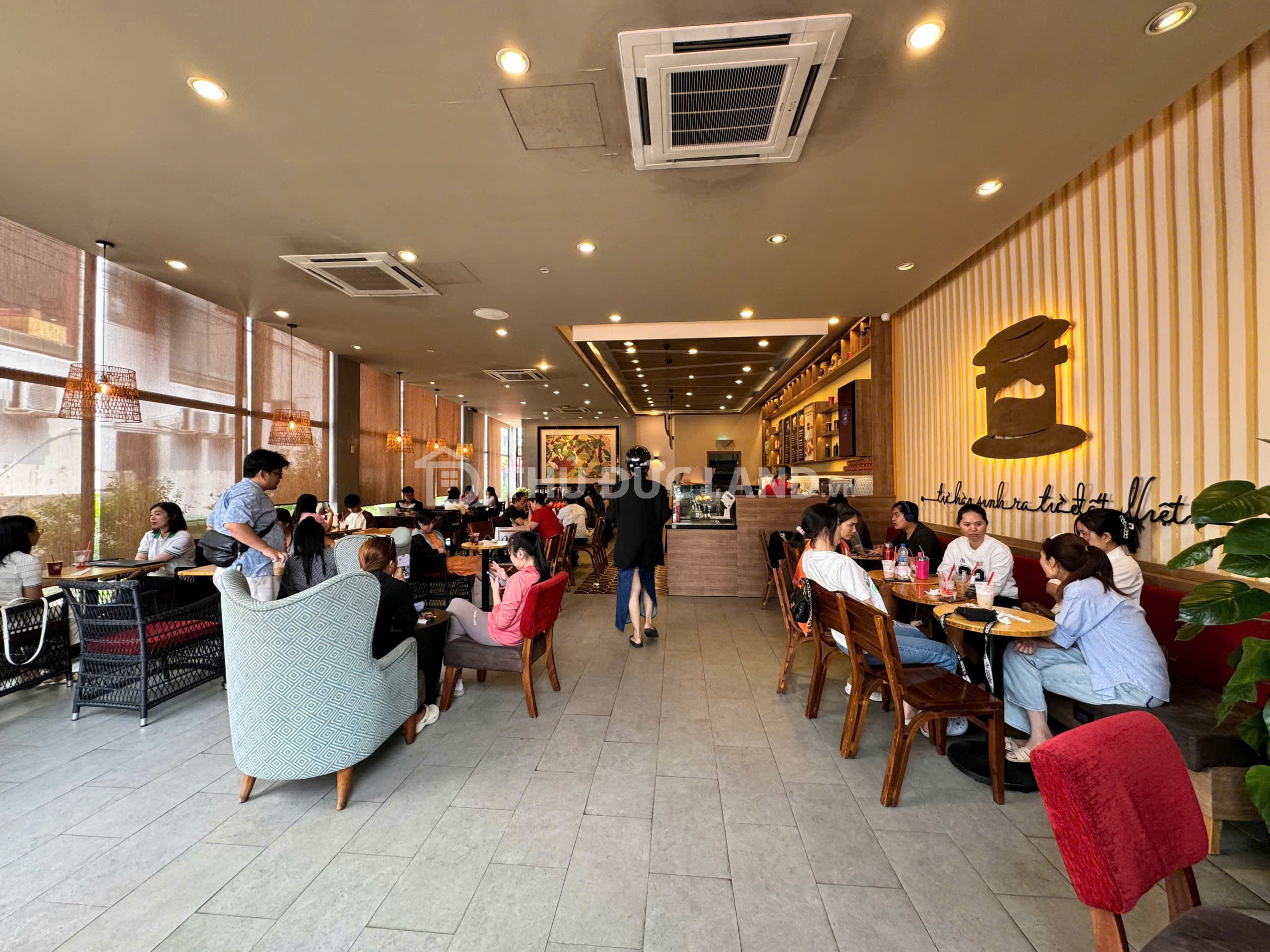 Bán nhà mặt tiền Đỗ Xuân Hợp Quận 9 - Đang cho thuê HighLands