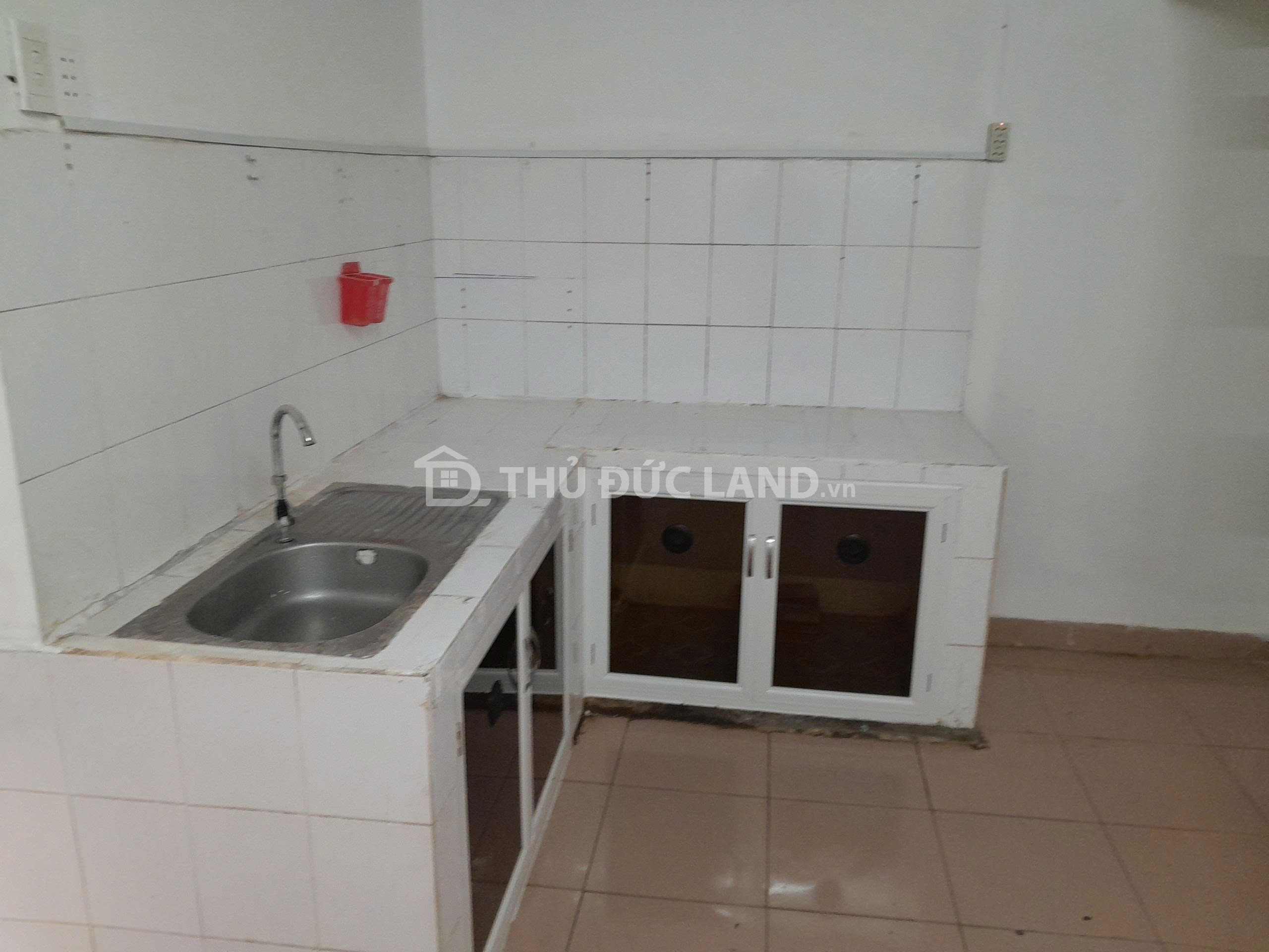 Bán nhà hẻm Bình Chiểu 80m² ngang 4, sổ hồng riêng, đang có dòng tiền