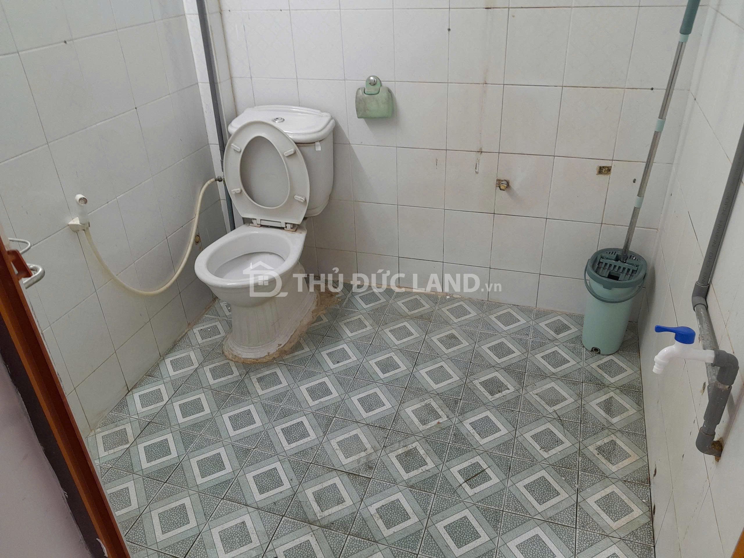 Bán nhà hẻm Bình Chiểu 80m² ngang 4, sổ hồng riêng, đang có dòng tiền - Ảnh 2