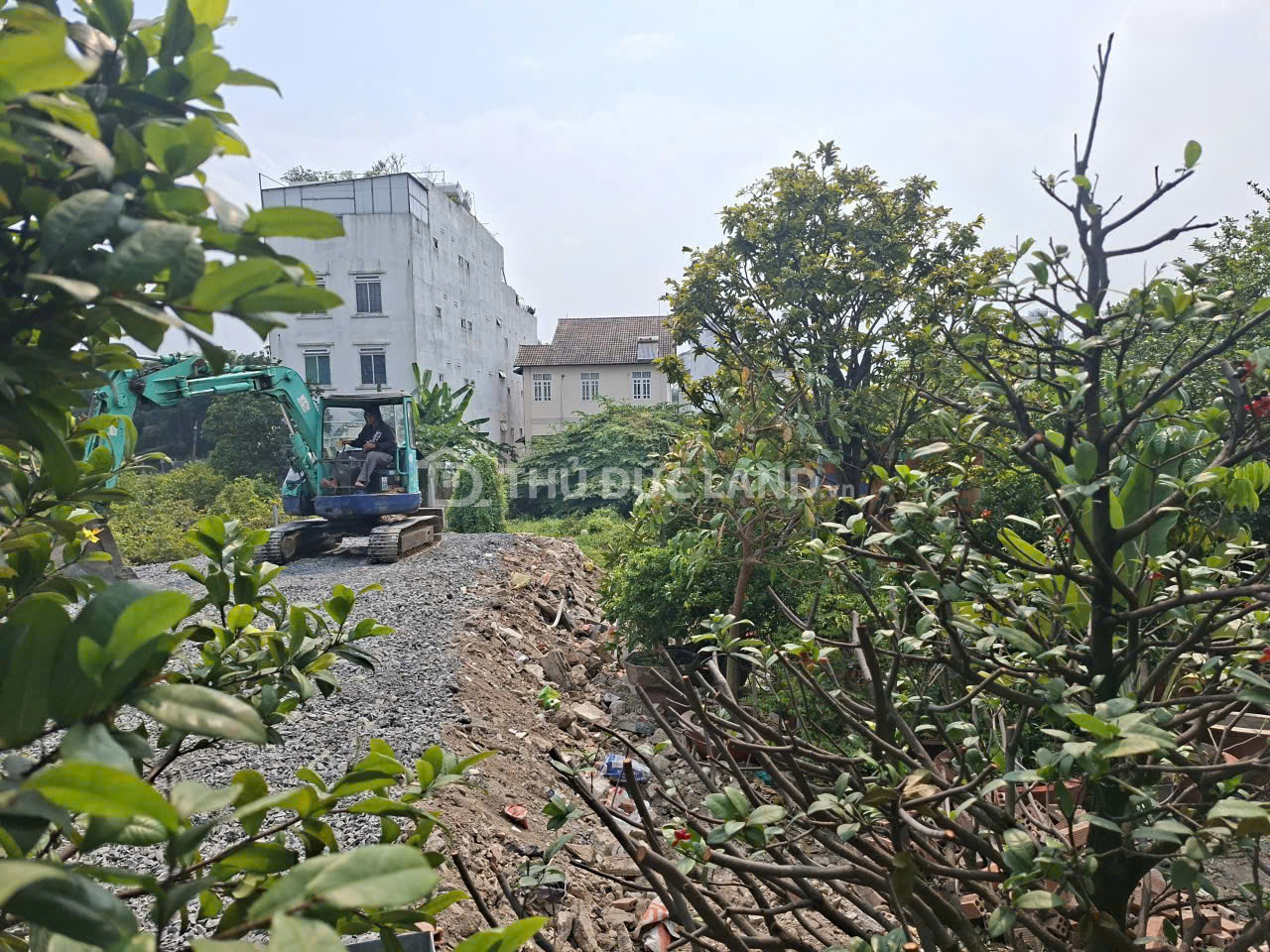 Bán nhà mặt tiền Phạm Văn Đồng Hiệp Bình Chánh. ngang 6.9m, DT356M2. Xây được Hầm 7 Lầu