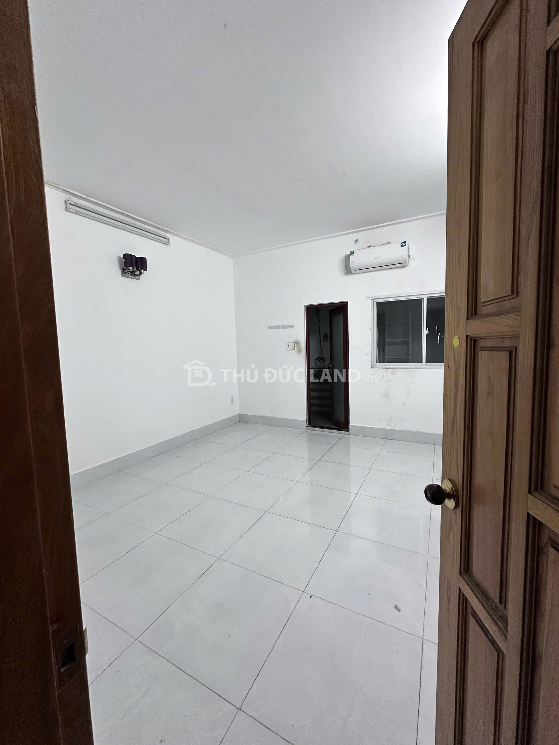 Bán nhà Hiệp Bình Chánh 3 tầng, gần chợ trường, diện tích 66m² - Ảnh 6