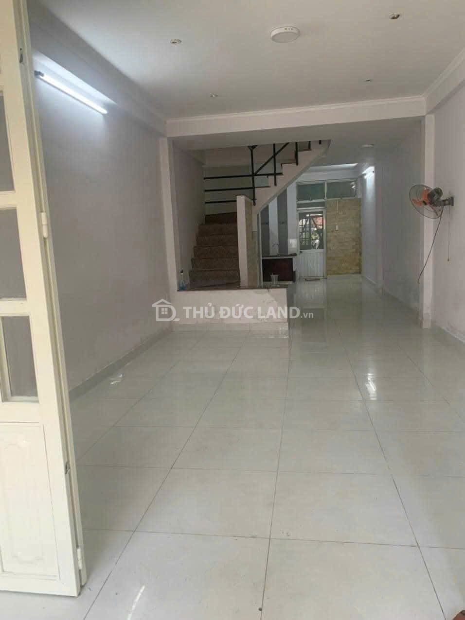 Bán nhà HXH Đường 38 Hiệp Bình Chánh, 3 tầng, DT 64m2, di chuyển thuận lợi, sổ hồng riêng - Ảnh 3
