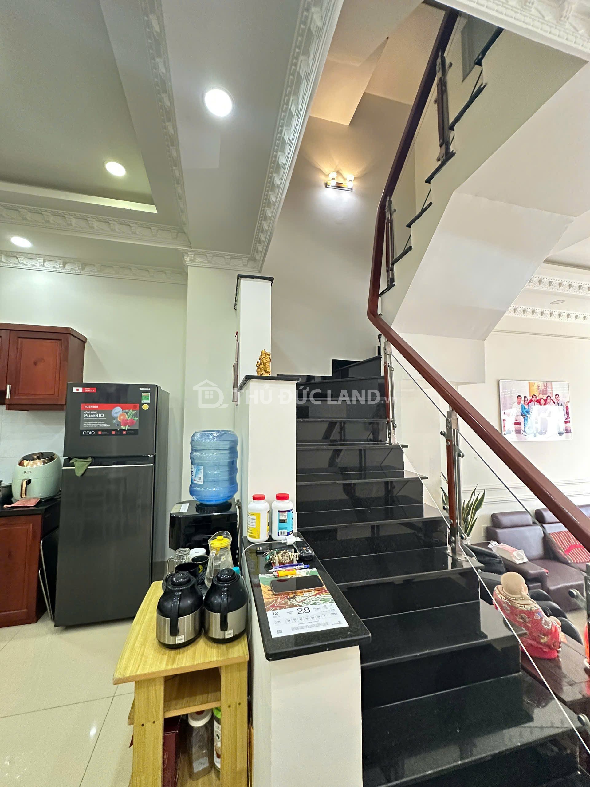 Bán nhà mặt tiền Đường 8 Hiệp Bình Chánh, DT 50m2 4 tầng, khu đồng bộ, tiện ích đầy đủ - Ảnh 6