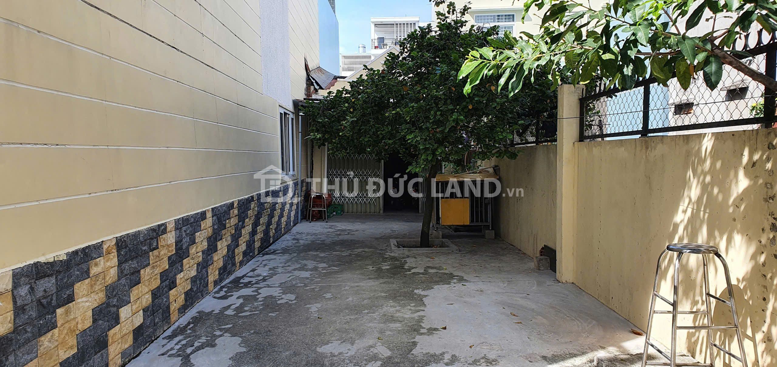 Bán nhà hẻm Hiệp Bình Phước – Đường 5, 4 tầng, 4PN/5WC, có sân trước sau rộng rãi để sinh hoạt