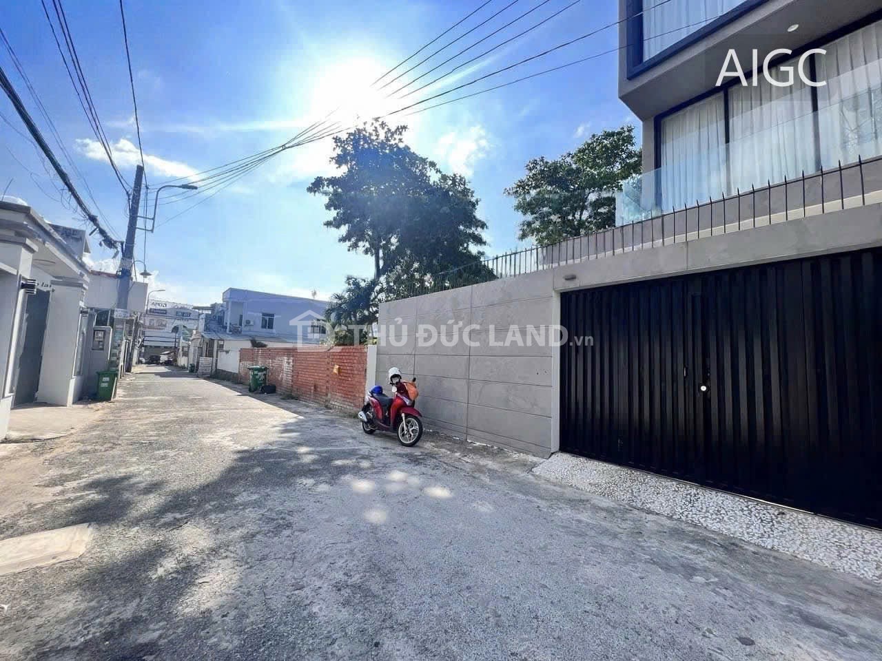Bán căn hộ dịch vụ Lê Văn Việt, Hiệp Phú – 21 phòng, DT 161m2 ngang 7.4m. Dòng tiền 90Tr/Th