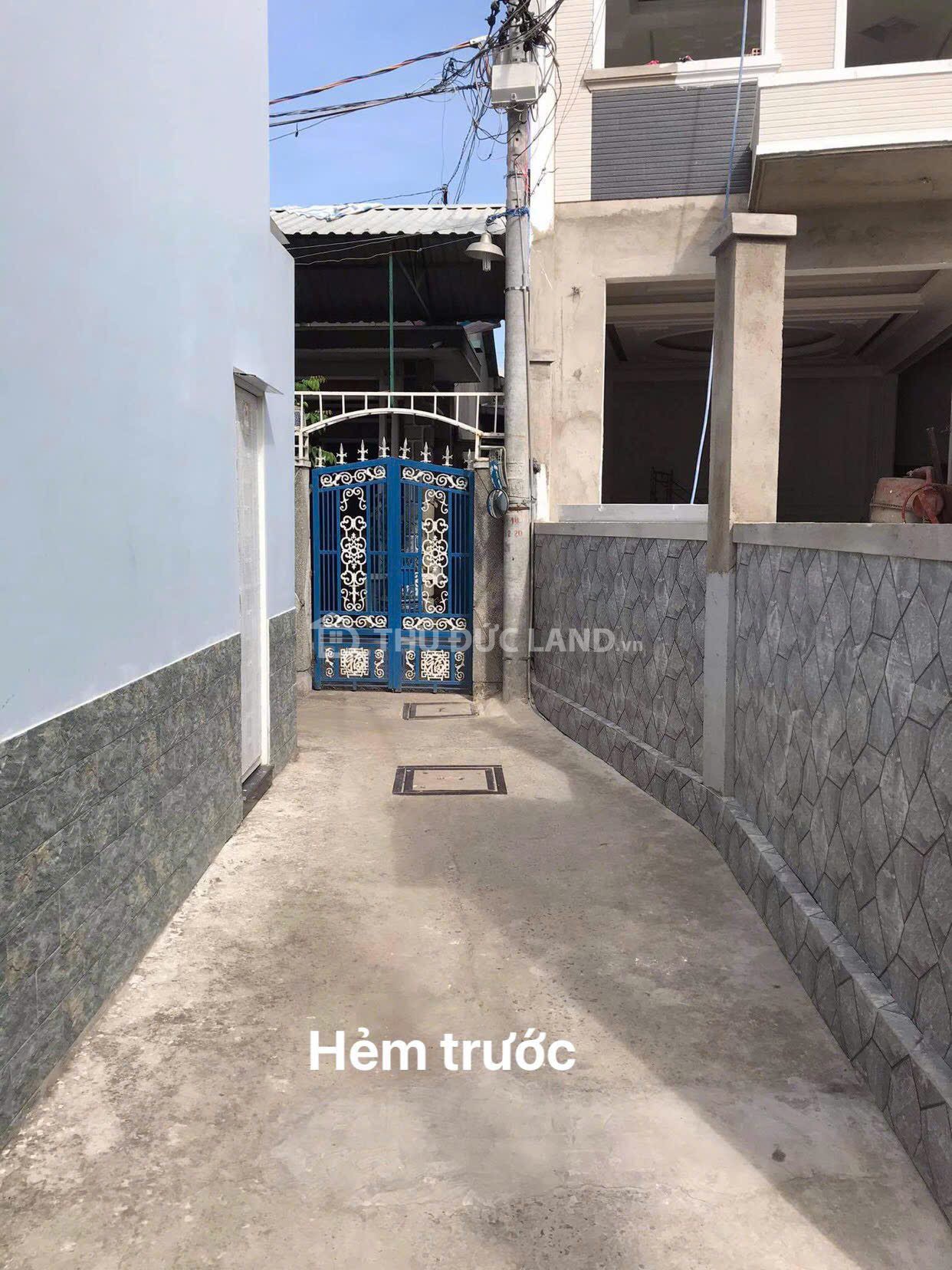 Bán nhà hẻm Lê Văn Việt (Hiệp Phú), Thủ Đức – có sân, 2 phòng ngủ, phù hợp vợ chồng trẻ - Ảnh 2
