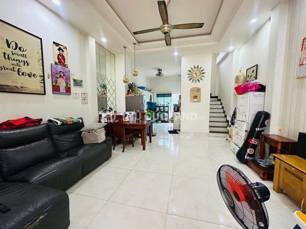 Bán nhà HXH Hiệp Phú, đường Tân Hoà 2, DT 52m2 3 tầng, hẻm đồng bộ, tiện ích đầy đủ, sổ hồng riêng - Ảnh 2