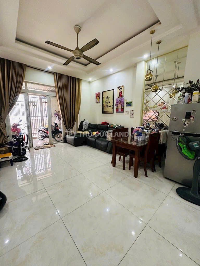 Bán nhà HXH Hiệp Phú, đường Tân Hoà 2, DT 52m2 3 tầng, hẻm đồng bộ, tiện ích đầy đủ, sổ hồng riêng - Ảnh 3