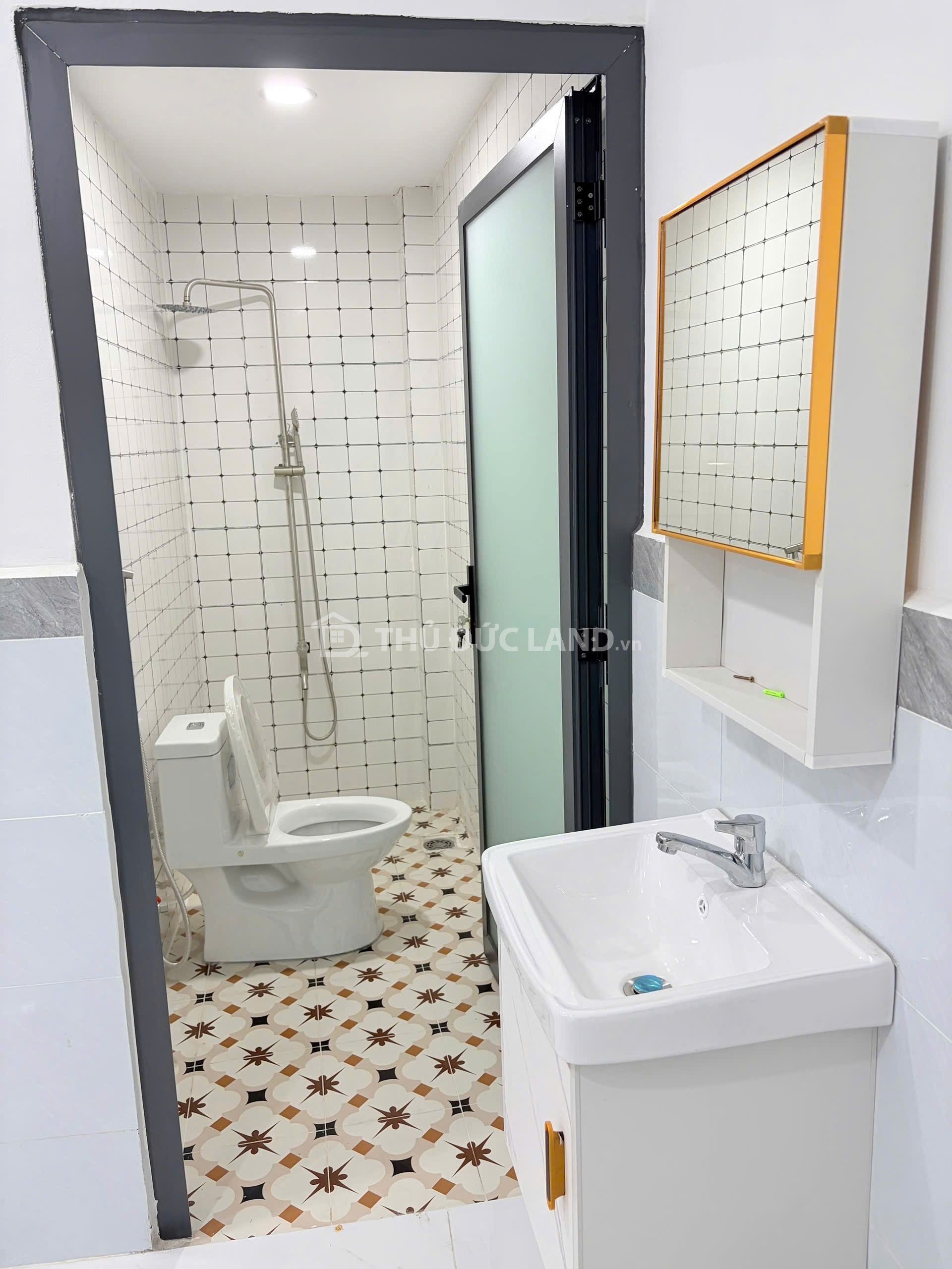 Bán nhà hẻm Trương Văn Thành, Hiệp Phú, nhà 2 tầng, nhà đẹp ở ngay, tiện ích đầy đủ