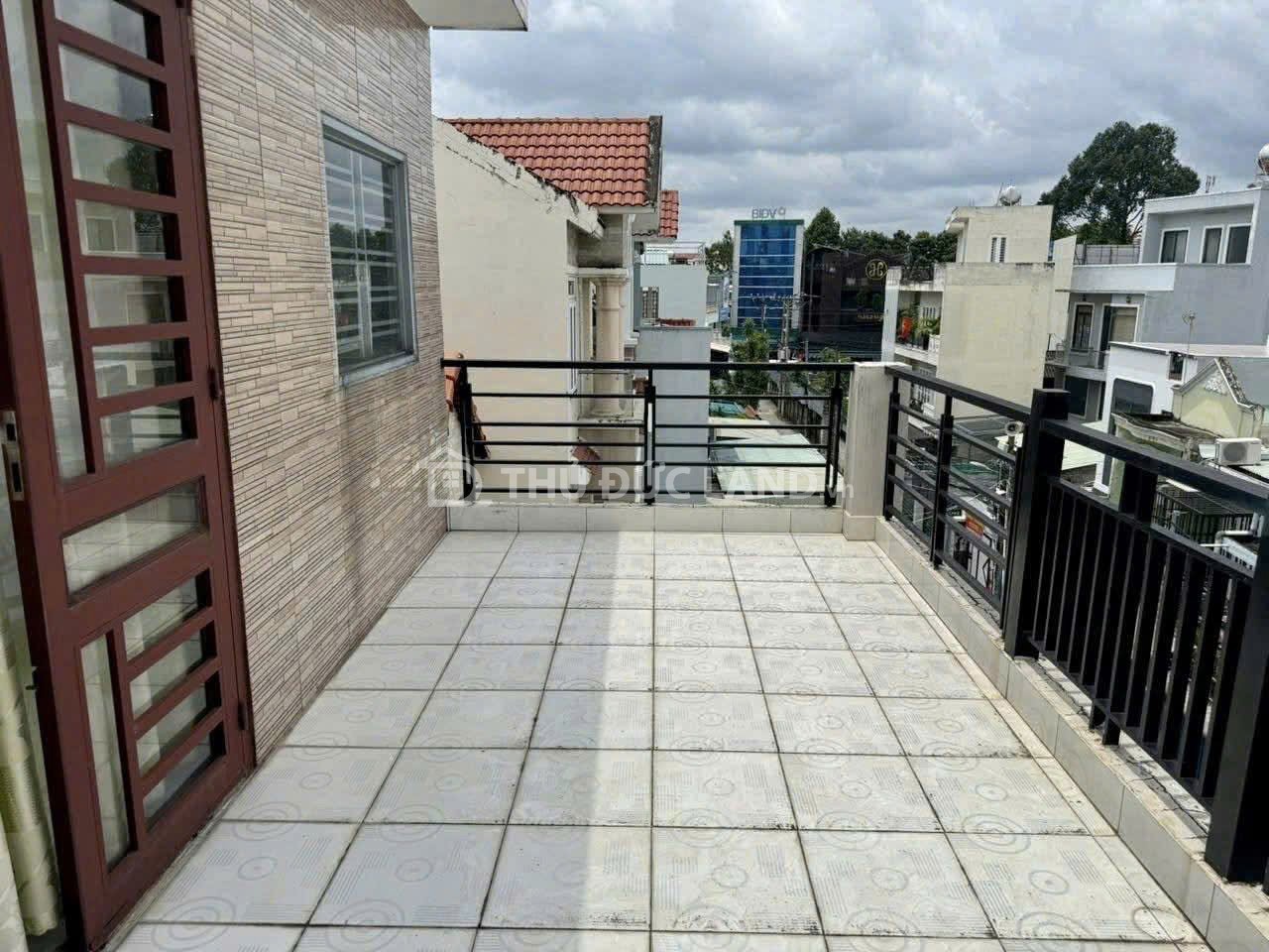 Bán nhà mặt tiền Hiệp Phú 5.3x22m (116.7m²) 3 tầng, sổ sẵn, tiện ở và kinh doanh - Ảnh 3