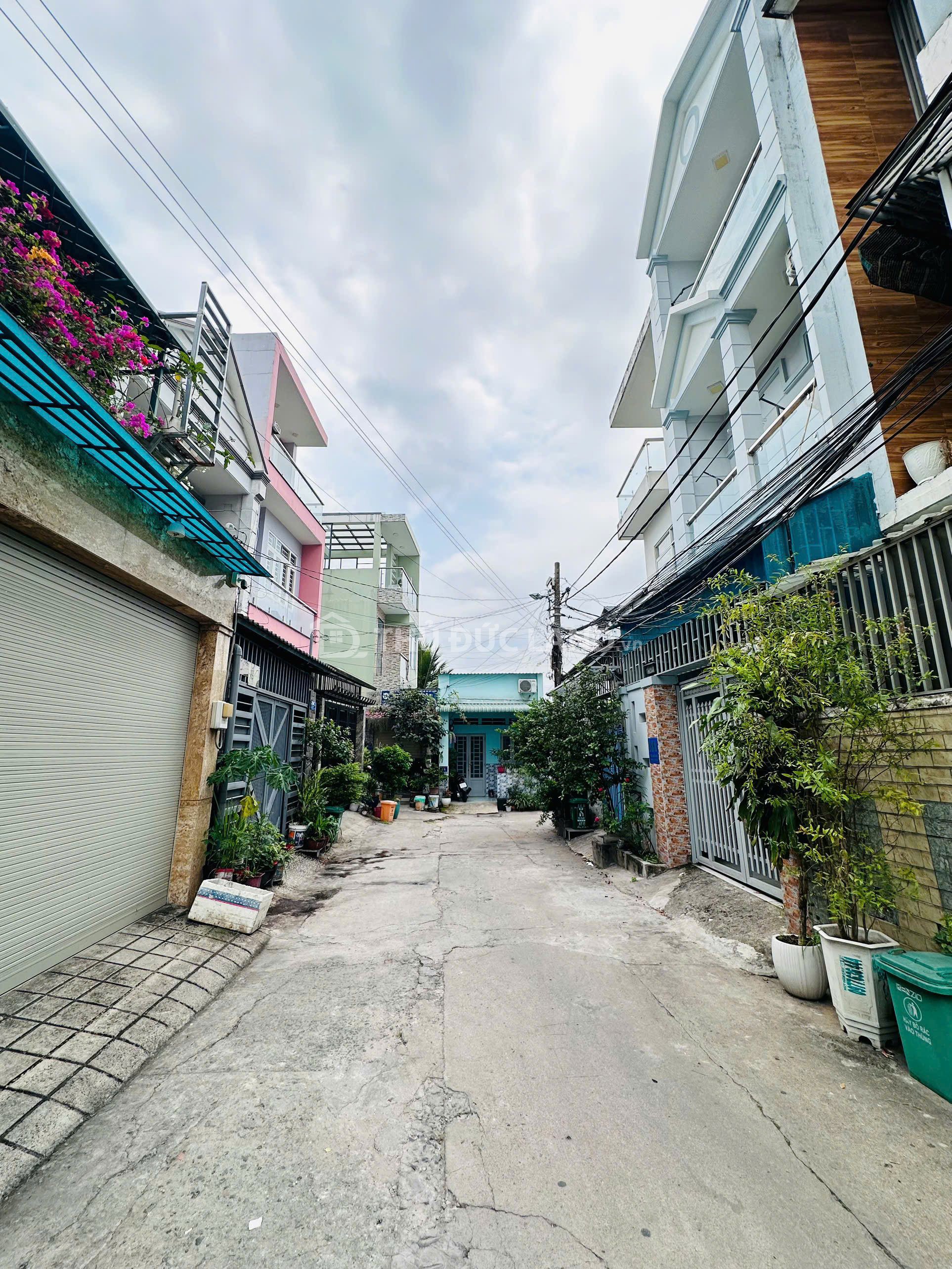 Bán nhà mặt tiền Hiệp Phú đường Chu Văn An, DT 51m2 3 tầng, ngang 4.39m. Tiện ích đầy đủ 1km - Ảnh 3