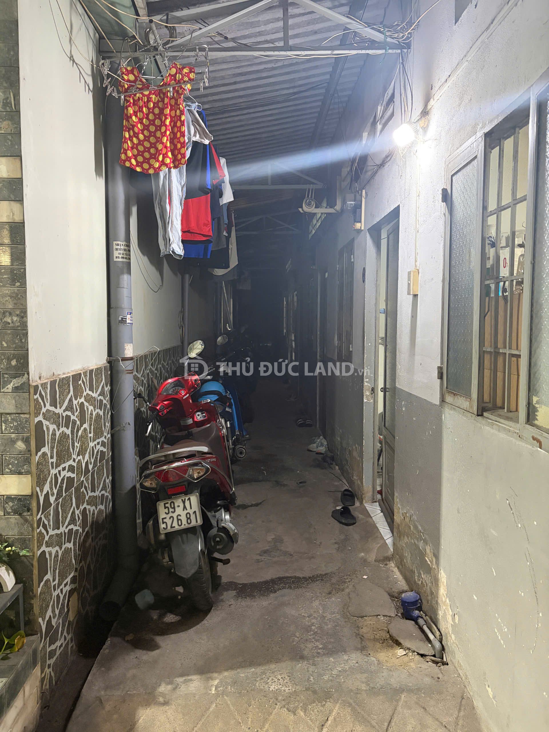 Bán nhà mặt tiền Hiệp Phú đường Tân Hoà 2, DT 289m2 ngang 11m, cách ngã 4 Thủ Đức 300M