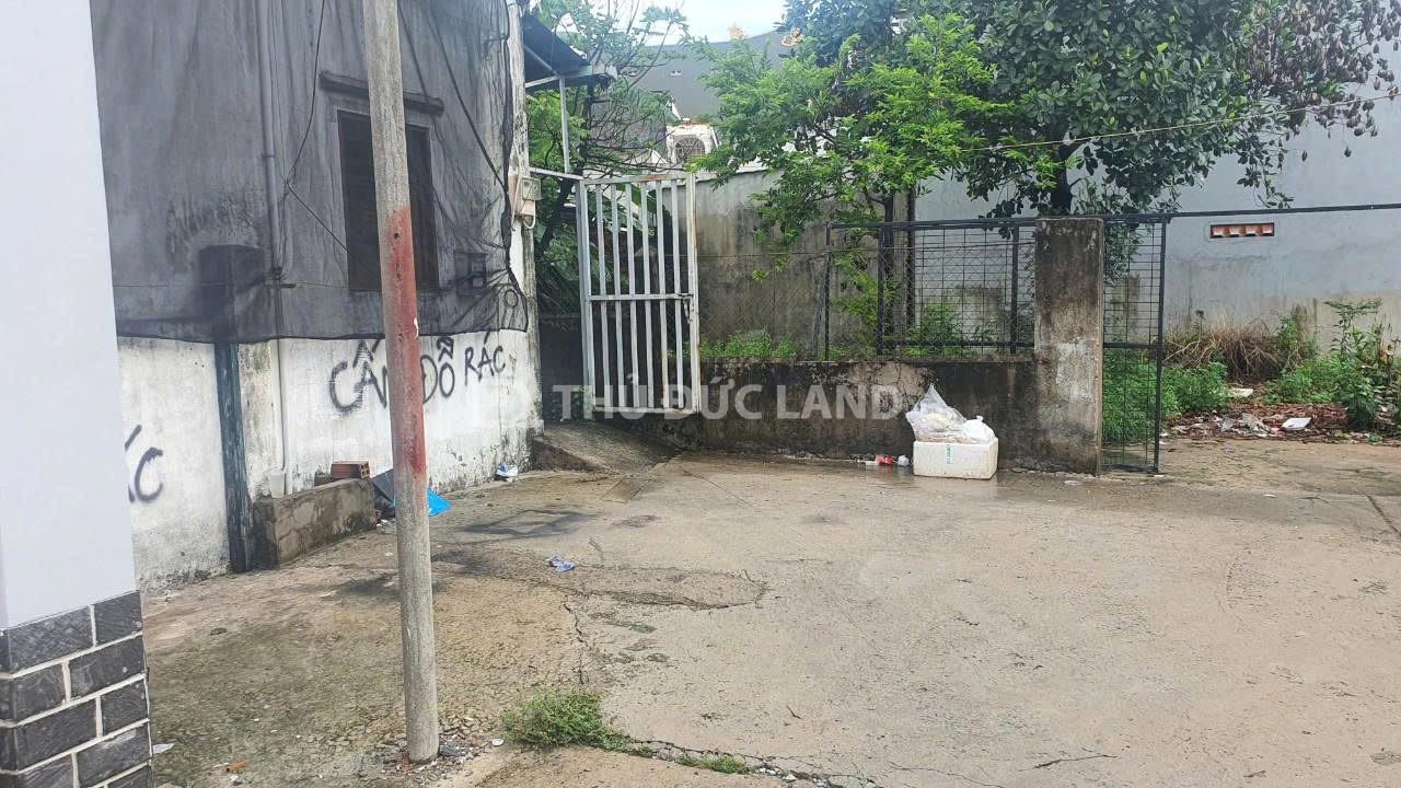 Bán phòng trọ Hiệp Phú, đường 207, DT 122m2 ngang 6. Dòng tiền 10 Triệu 6 phòng. Tiện ích đầy đủ