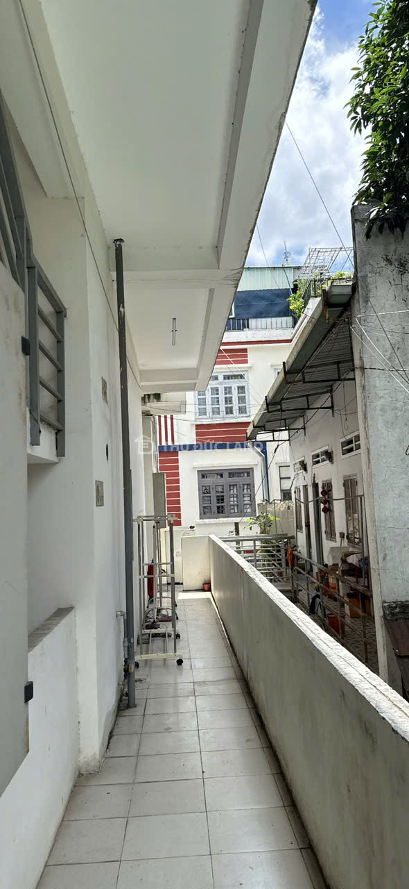 Bán căn hộ dịch vụ đường 8 Linh Chiểu, 27 phòng, 3 tầng. DT 254m2 ngang 12.8M. Cho thuê 130Tr/Th - Ảnh 4