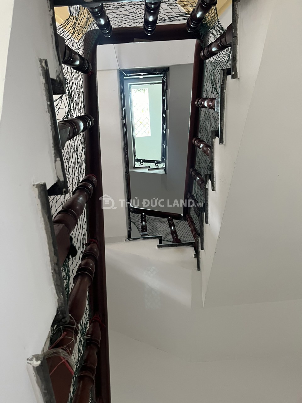 Bán nhà 3 tầng HXH Linh Chiểu cạnh Hoàng Diệu 2, DT 60m2, 4PN, tiện ích đầy đủ - Ảnh 4