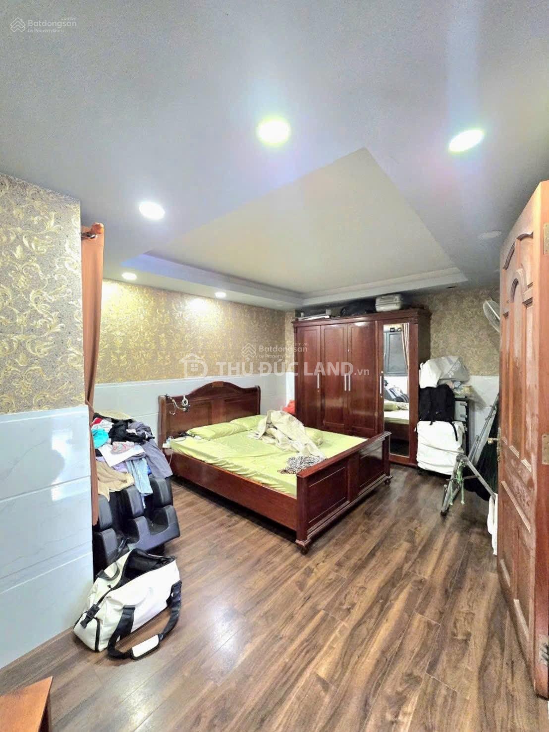 NHÀ MẶT TIỀN ĐƯỜNG NGAY HOÀNG DIỆU 2. CẠNH ĐH NGÂN HÀNG. NGANG 5.7M. TIỆN KINH DOANH KHAI THÁC CHDV