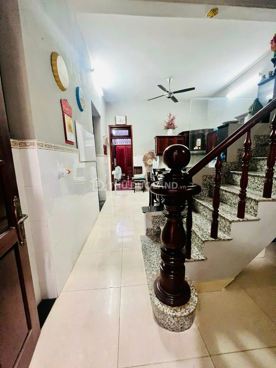Bán nhà mặt tiền Linh Chiểu (Đường 14) 3 tầng, 3PN – 3WC, có sân trước sau, gần trường và chợ - Ảnh 4