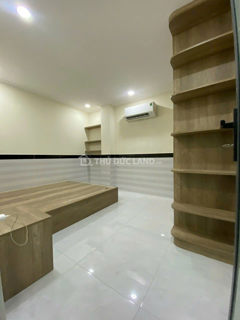Bán nhà hẻm Đường 38 Linh Đông, DT 52m2, 2 tầng, sổ hồng riêng, giá 5 tỷ - Ảnh 2