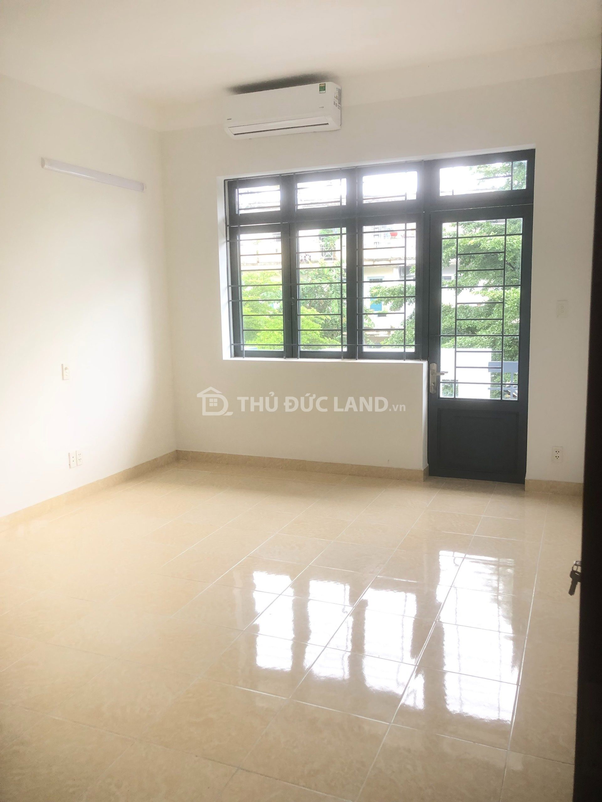 Bán nhà HXH Linh Đông, Phạm Văn Đồng, DT 56m2, đường 14m, KDC đồng bộ, có công viên, tiện ích đầy đủ - Ảnh 4