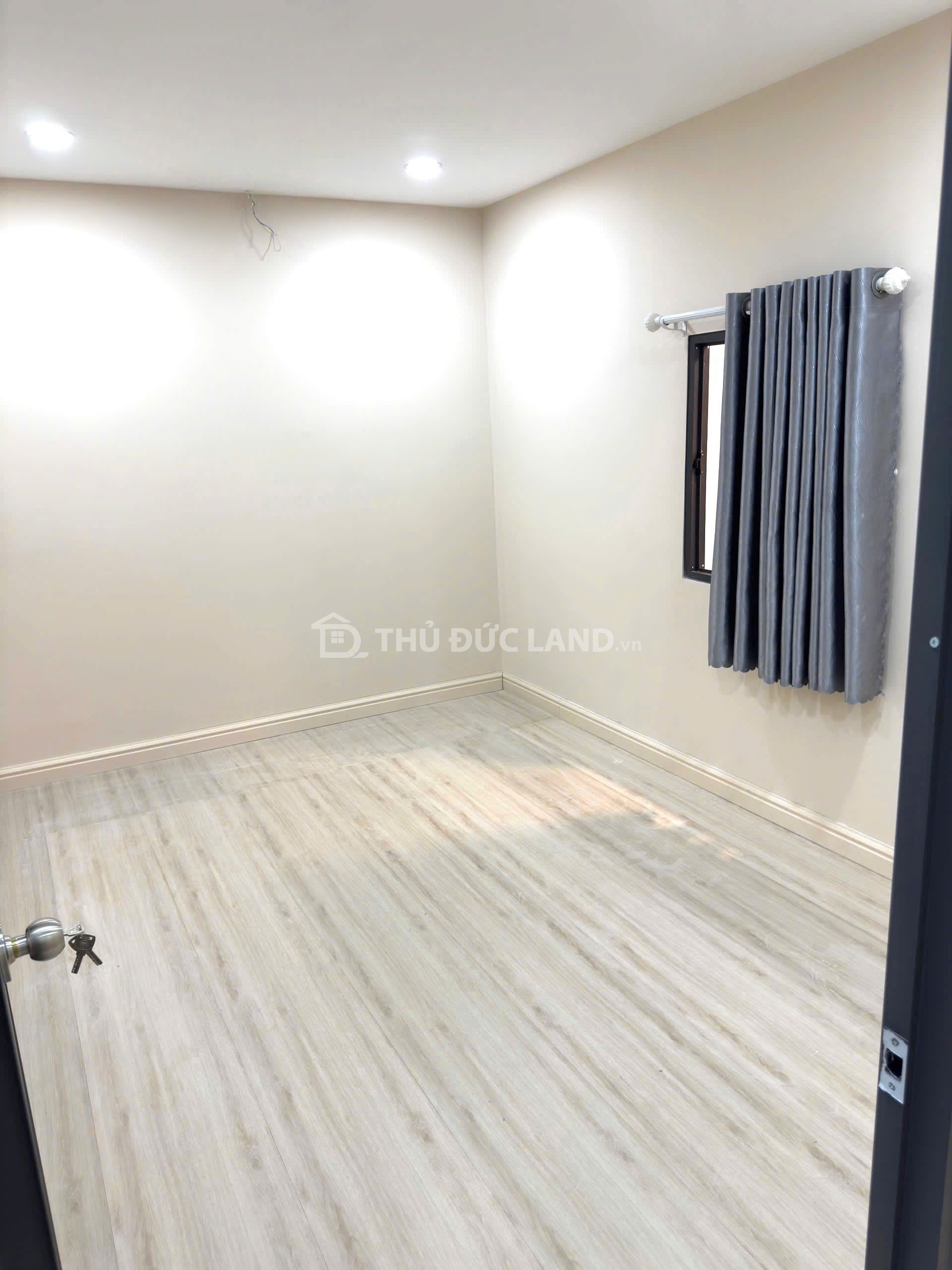 Bán nhà 2MT Tô Ngọc Vân, Linh Đông, DT 60m2 ngang 4.8m, 2 tầng, cách đường lớn 20M - Ảnh 3