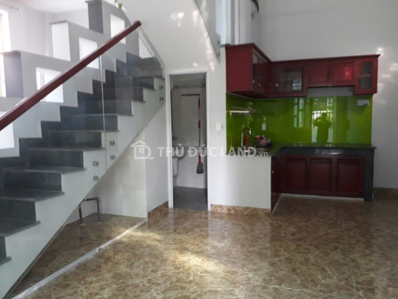 Bán nhà HXH Linh Đông, 3 tầng, DT 50m2 ngang 8.05m, 4 phòng ngủ, tiện ích đầy đủ