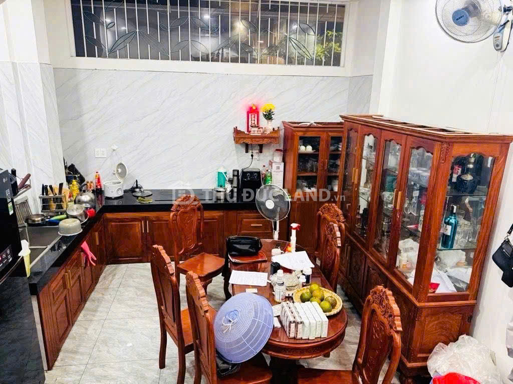 NHÀ ĐẸP 3 TẦNG HẺM Ô TÔ CẠNH ĐƯỜNG PHẠM VĂN ĐỒNG LINH ĐÔNG 50.1M2, KDC AN NINH - Ảnh 4