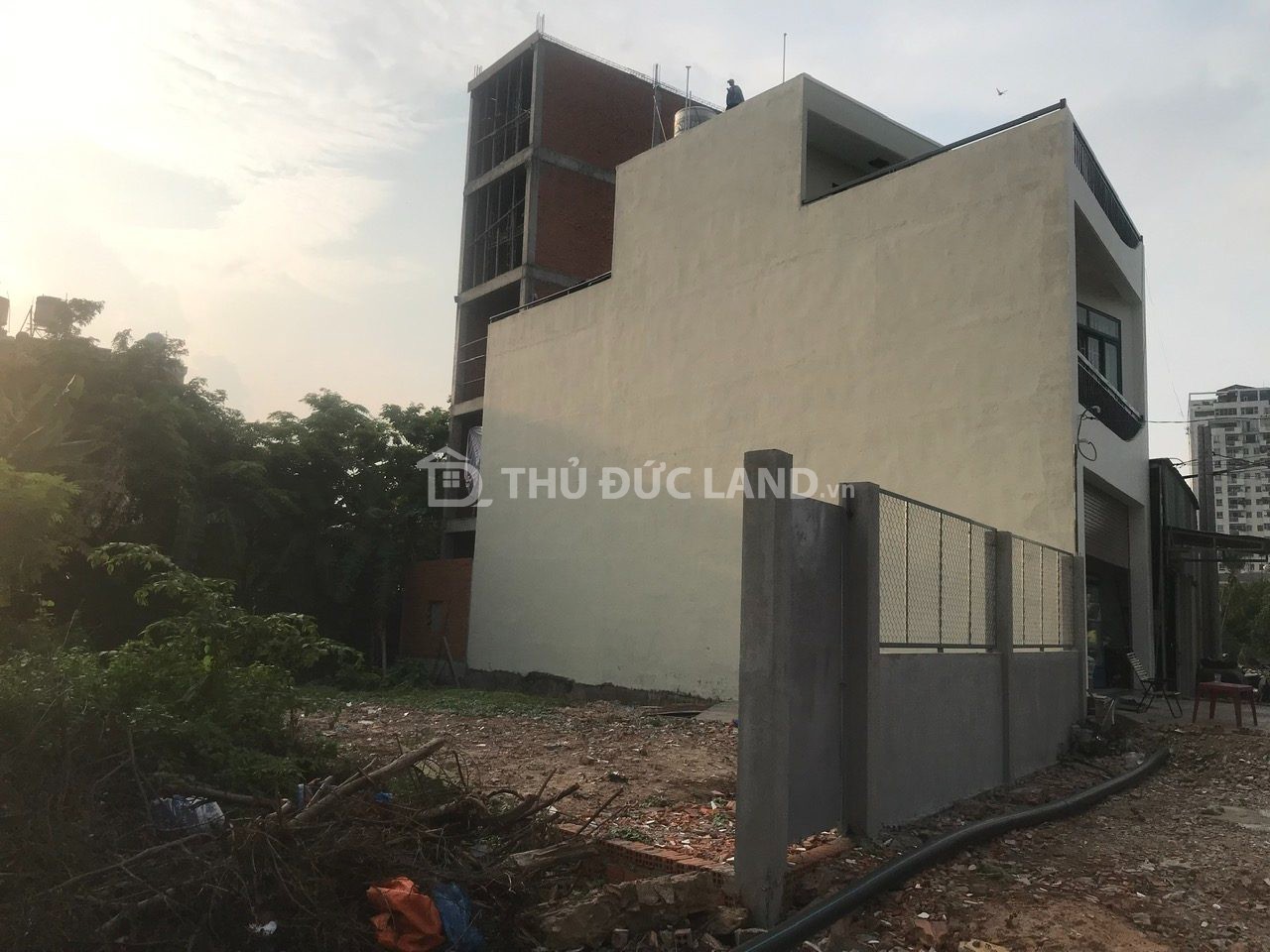 Bán nhà mặt tiền Linh Đông, ngang 9.4m, đường trước nhà 8m, sổ hồng riêng - Ảnh 2