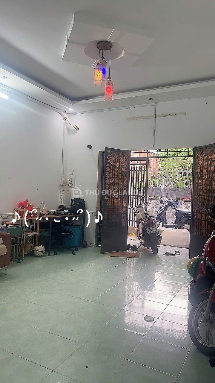 Bán nhà mặt tiền Đường 42 Linh Đông, DT 70m2, đường rộng 8M