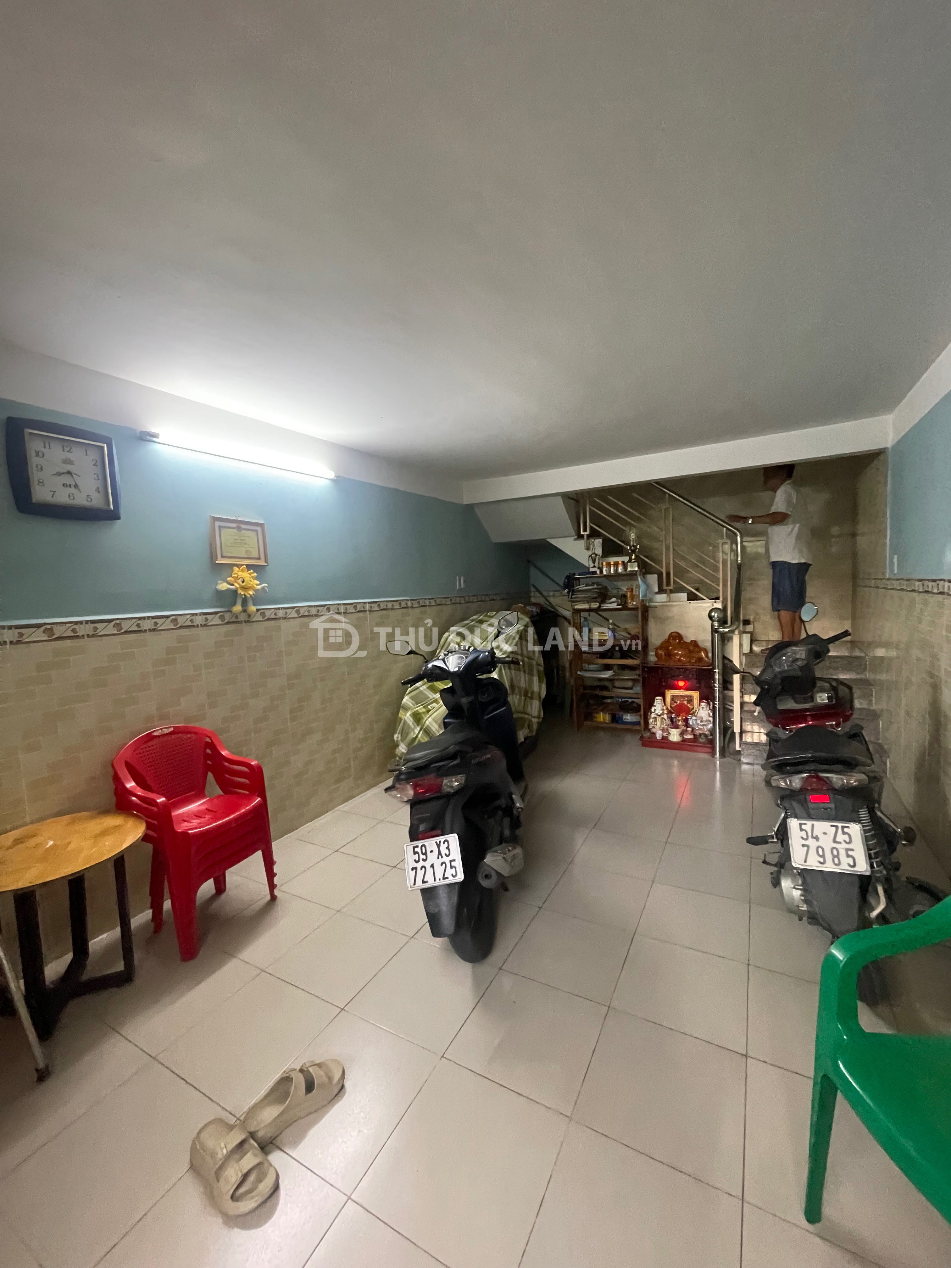 Bán nhà mặt tiền Linh Đông đường 30, DT 205m2 ngang 7.92m, 3 tầng, sổ hồng hoàn công - Ảnh 2