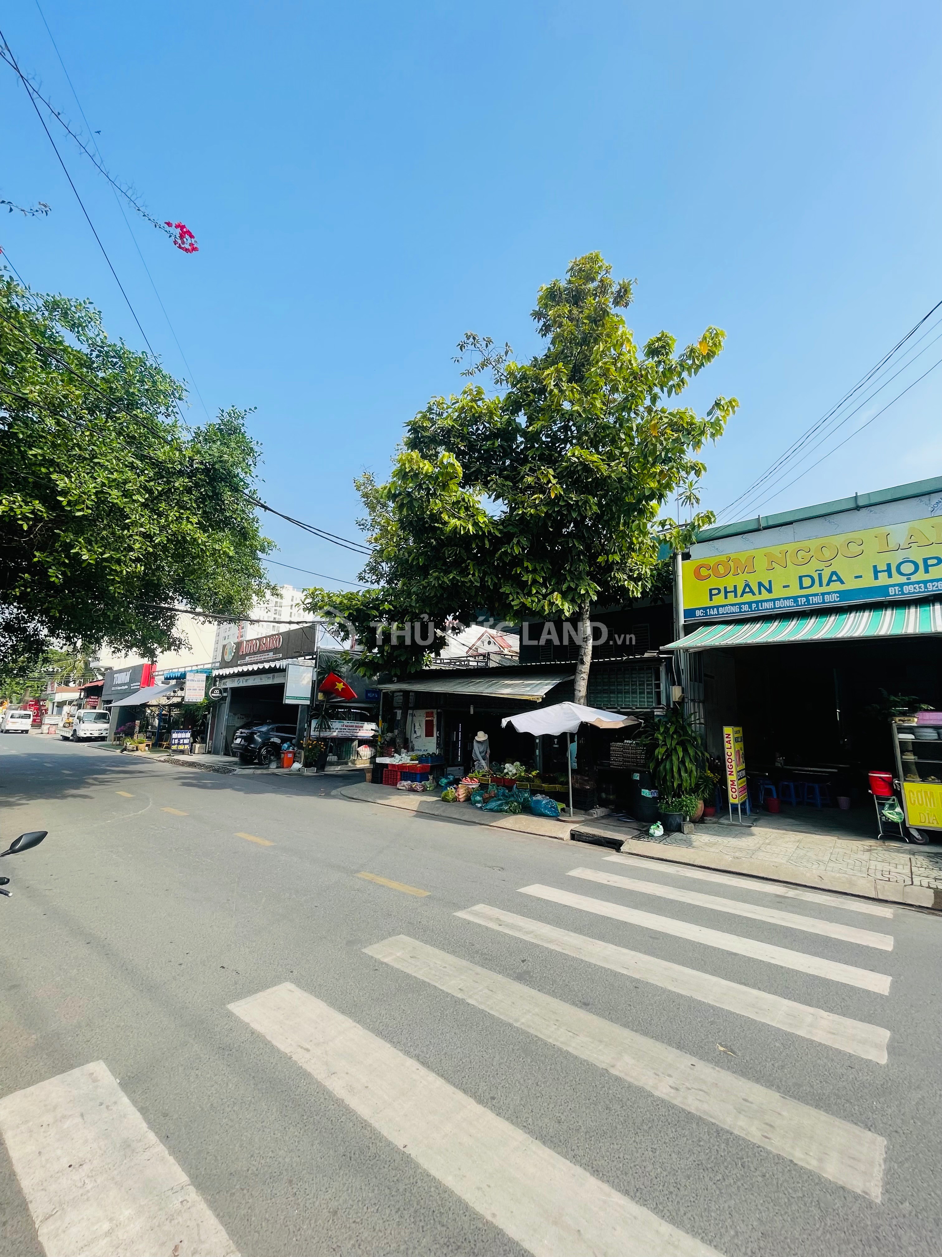 Bán nhà mặt tiền Linh Đông đường 30, DT 205m2 ngang 7.92m, 3 tầng, sổ hồng hoàn công