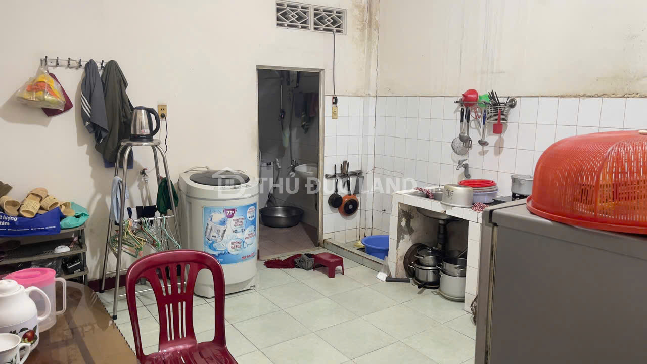 Bán nhà mặt tiền đường 9 Linh Tây, DT 96m2 Ngang 4.8. Tiện kinh doanh, tiện ích đầy đủ - Ảnh 2