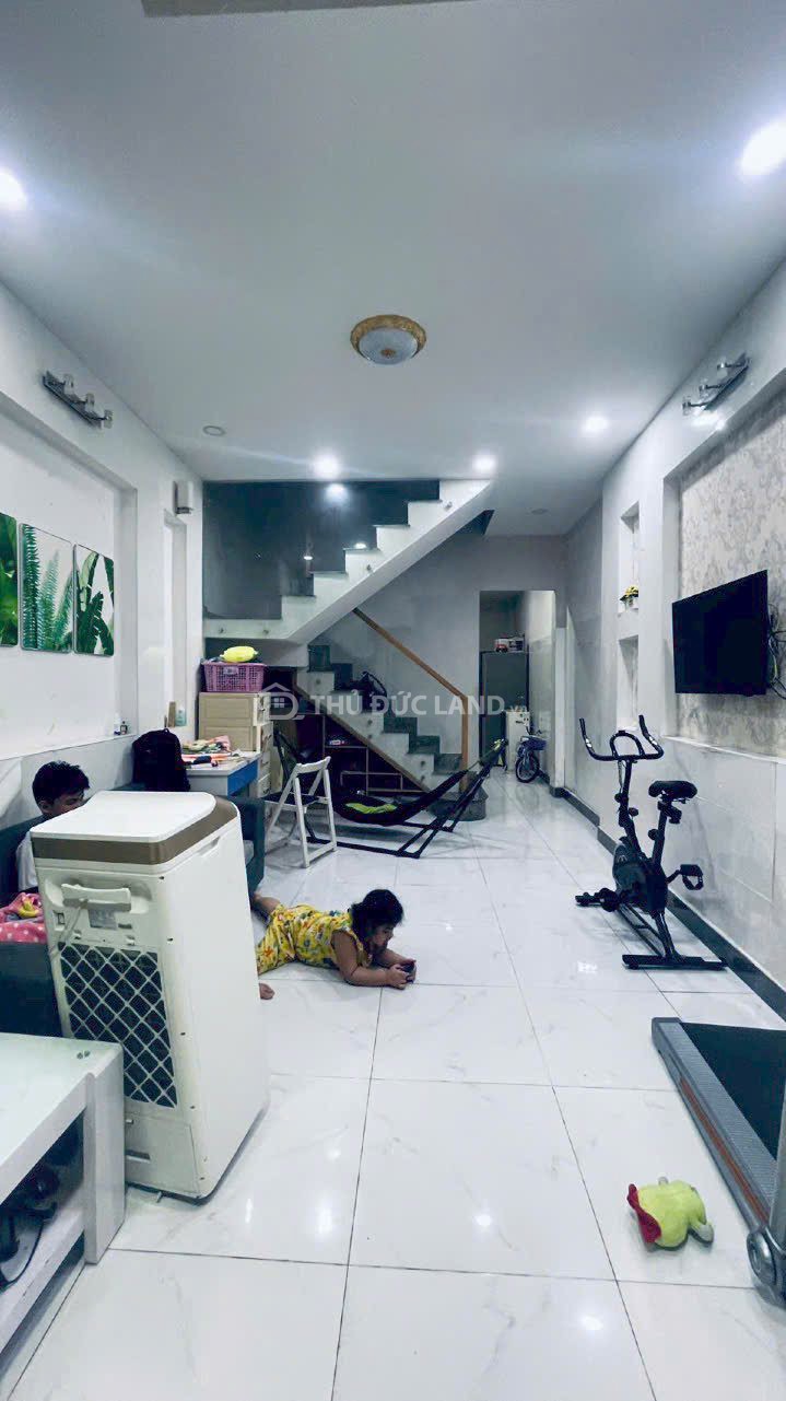 Bán nhà hẻm Linh Tây, Thủ Đức – nhà 2 tầng 2PN/2WC, mặt tiền 4m, hẻm xe hơi đường 5, ở ngay