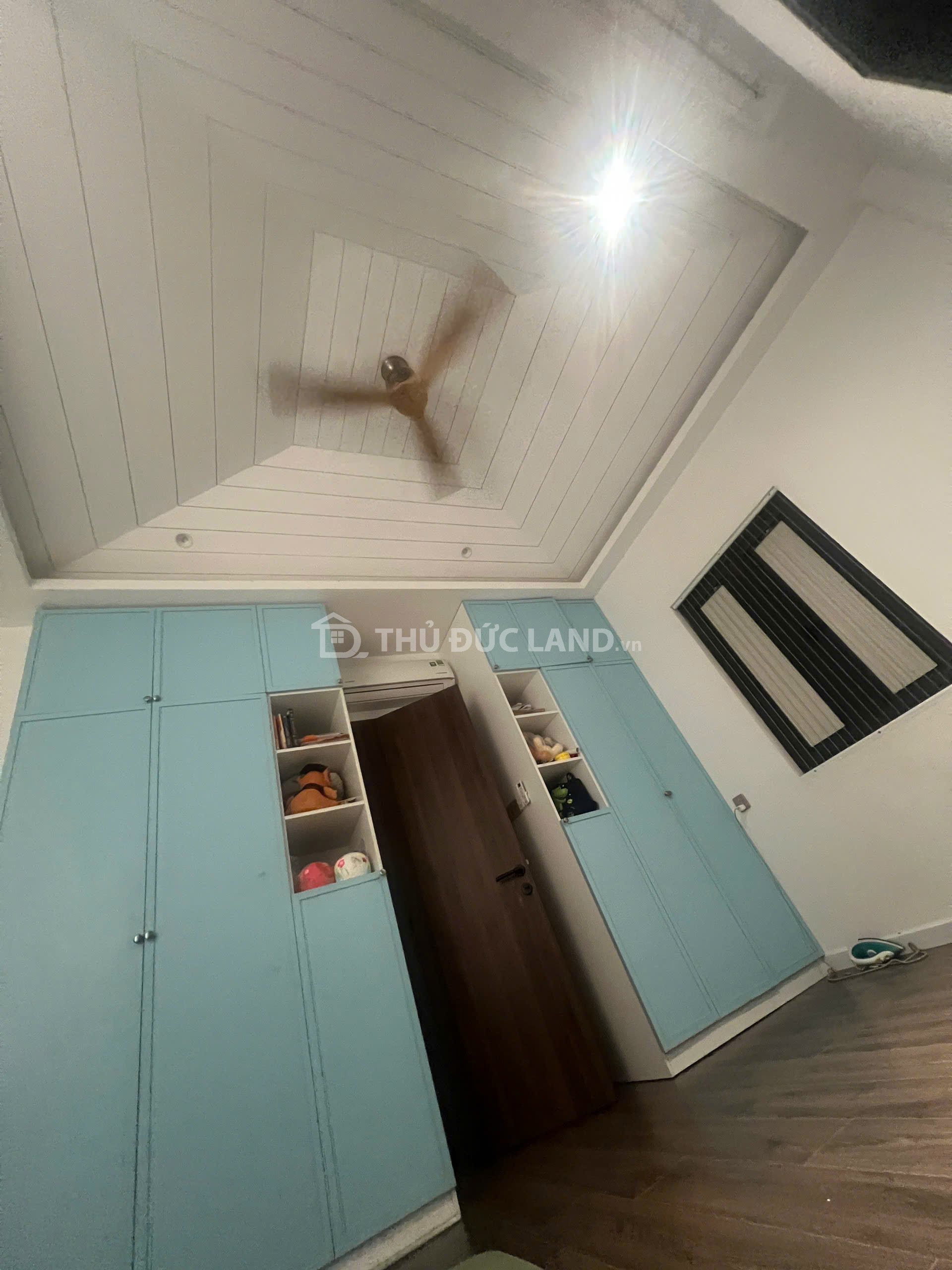 Bán nhà hẻm Linh Tây, 55.3m² (4m x 13.8m) nhà 3 tầng có 2PN 2WC, gần trường lớn, hẻm xe hơi 2 mặt - Ảnh 3