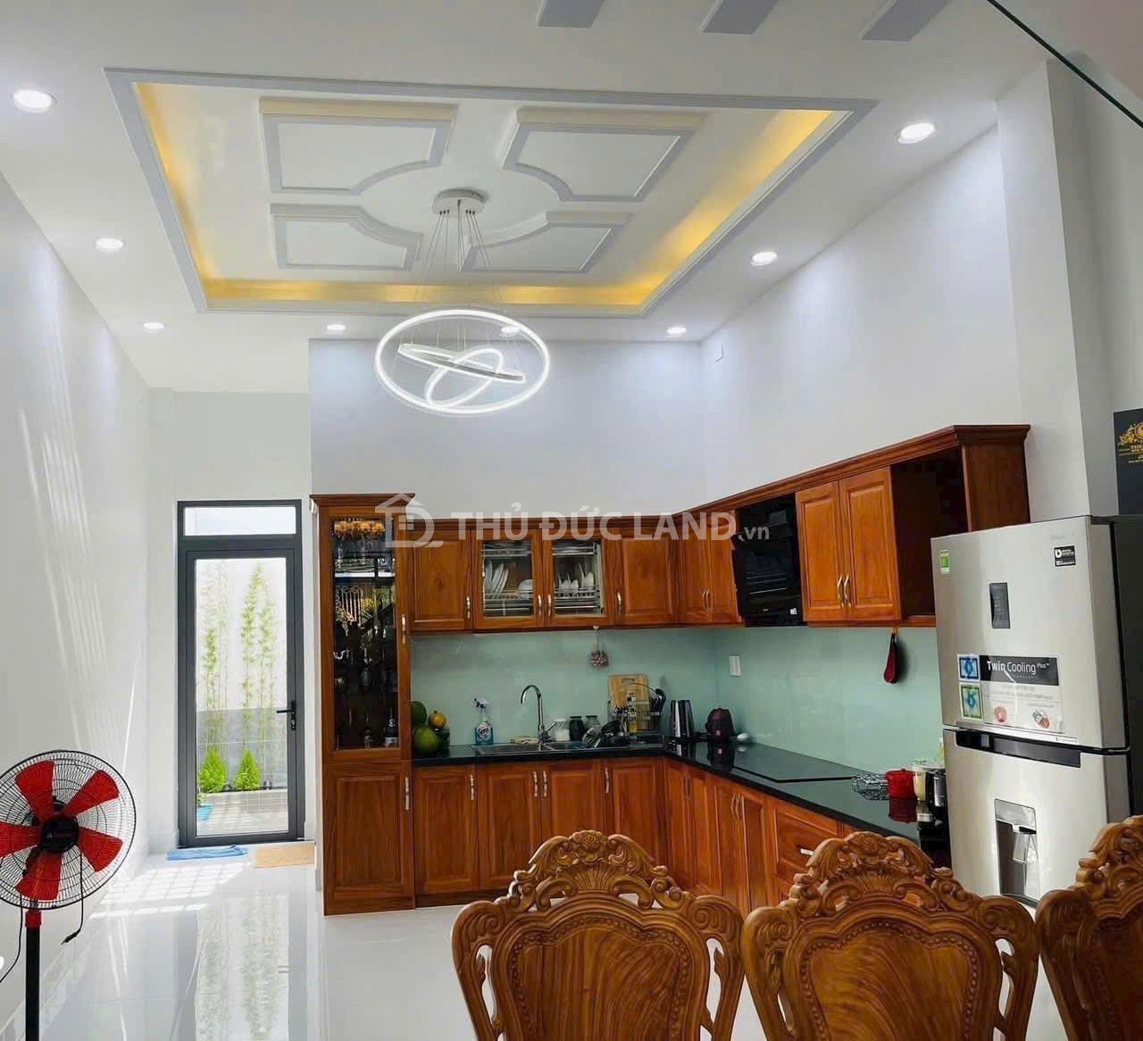 Bán nhà mặt tiền Đường 4 Linh Tây, DT 106m2 ngang 4m, 3 tầng, nội thất cao cấp, tiện ích đầy đủ - Ảnh 4