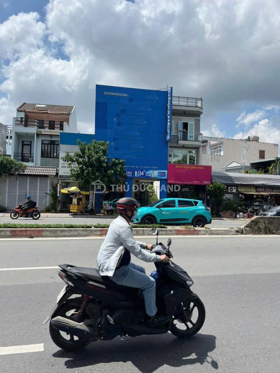 Bán nhà 2 mặt tiền Phạm Văn Đồng, DT 126m2 ngang gần 6m, 2 tầng. Khu sầm uất,kinh doanh đa ngành - Ảnh 2