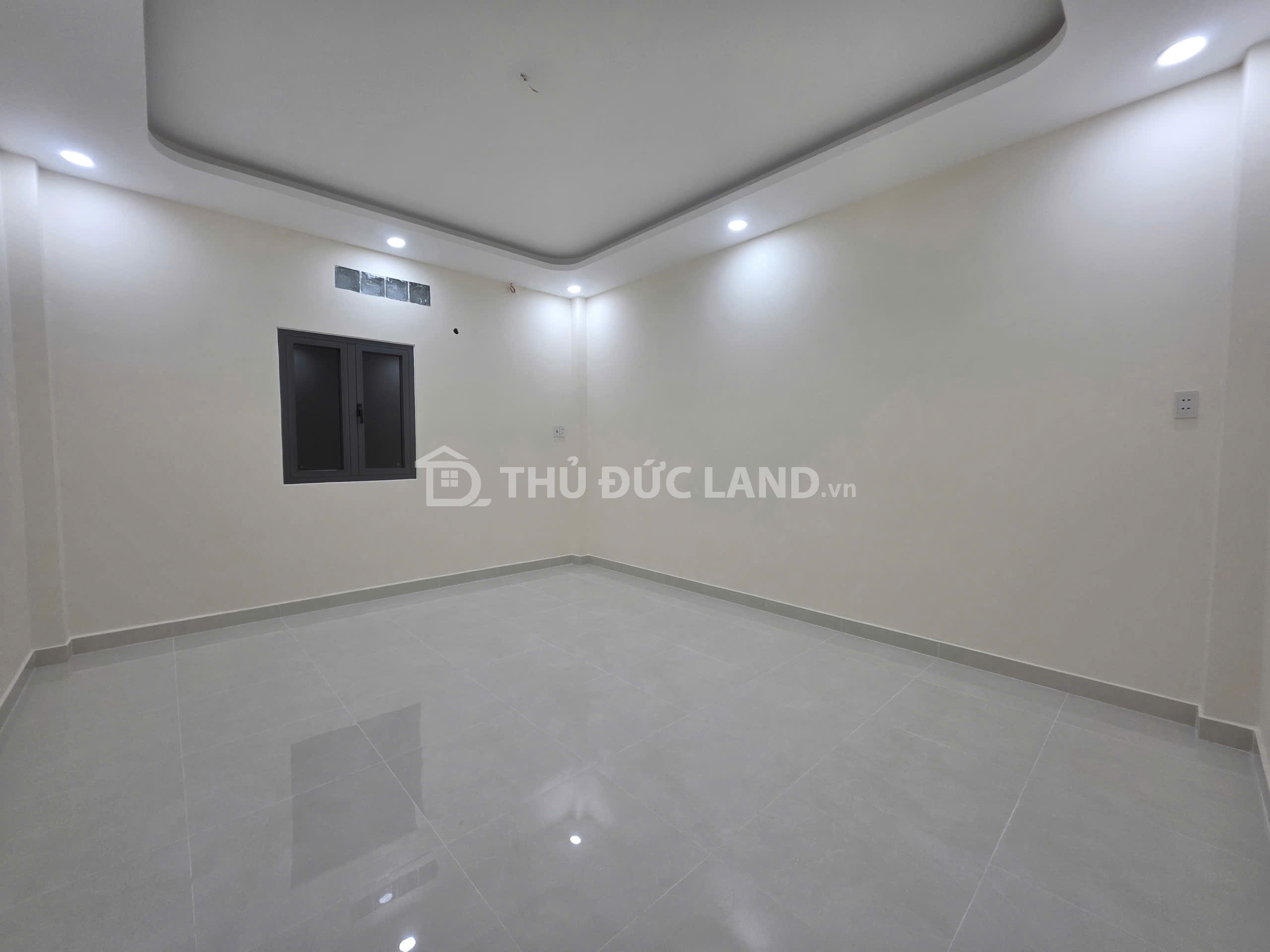 Bán nhà mặt tiền Linh Trung, đường 40m, DT 119m2, 2 tầng, giá 10.5 tỷ