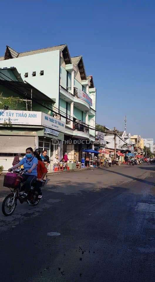 Bán nhà mặt tiền Đường 4 Linh Trung, DT 211m2 ngang 10.4m, 2 tầng, dòng tiền 53 triệu / tháng - Ảnh 2
