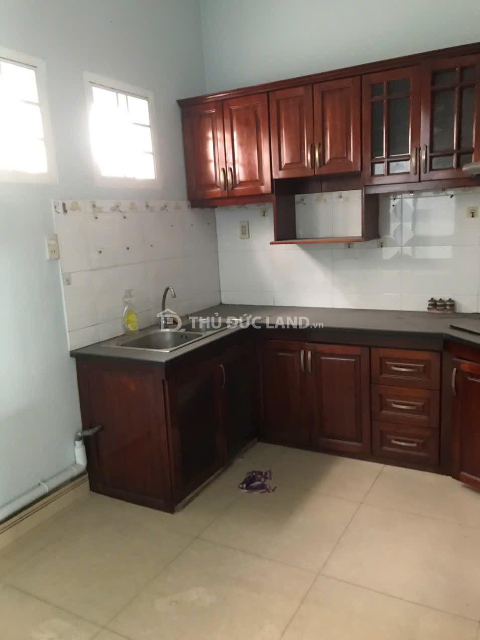 Bán nhà mặt tiền Linh Trung, đường Lê Văn Chí, DT 122m2 ngang 8m, 3 tầng, tiện ích đầy đủ - Ảnh 5