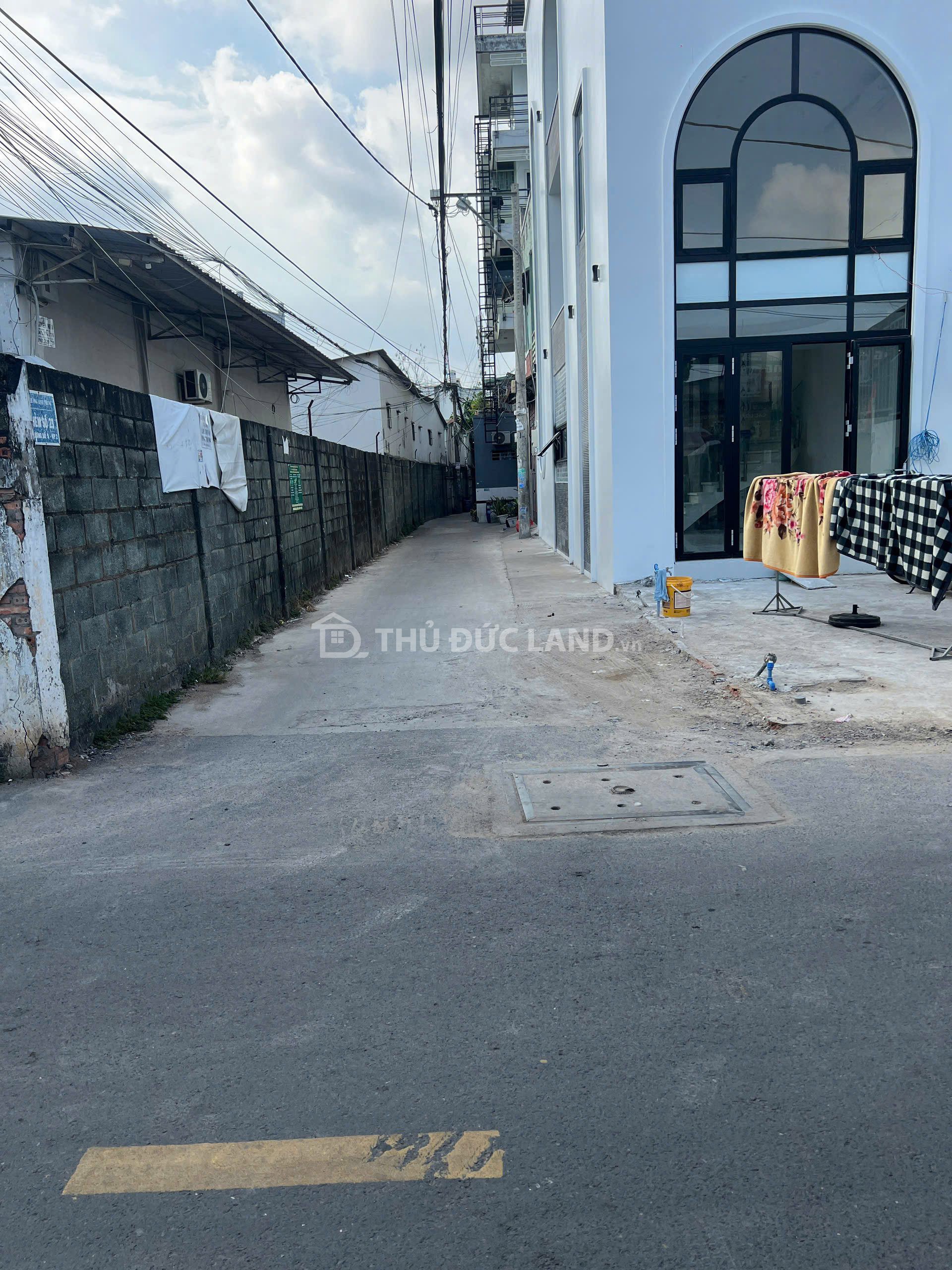Bán nhà hẻm Đường 5 Linh Trung, hẻm 6m, ngang 5.57m, sổ hồng riêng, tiện ích đầy đủ - Ảnh 2