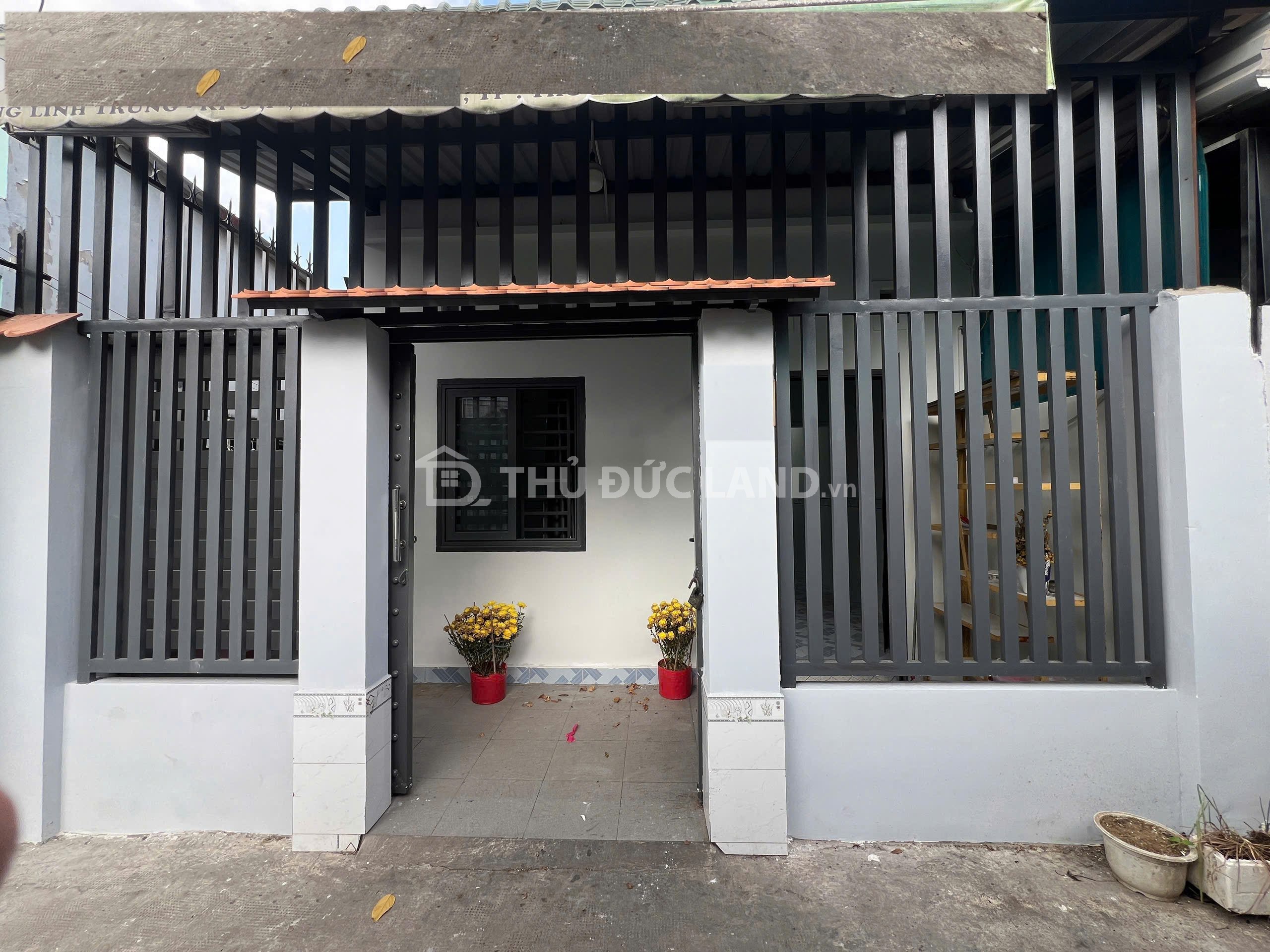 Bán nhà hẻm Đường 5 Linh Trung, hẻm 6m, ngang 5.57m, sổ hồng riêng, tiện ích đầy đủ