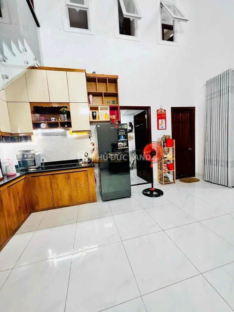Bán nhà Linh Trung đường số 8, hẻm 5m, 2 tầng, sổ hồng riêng - Ảnh 2