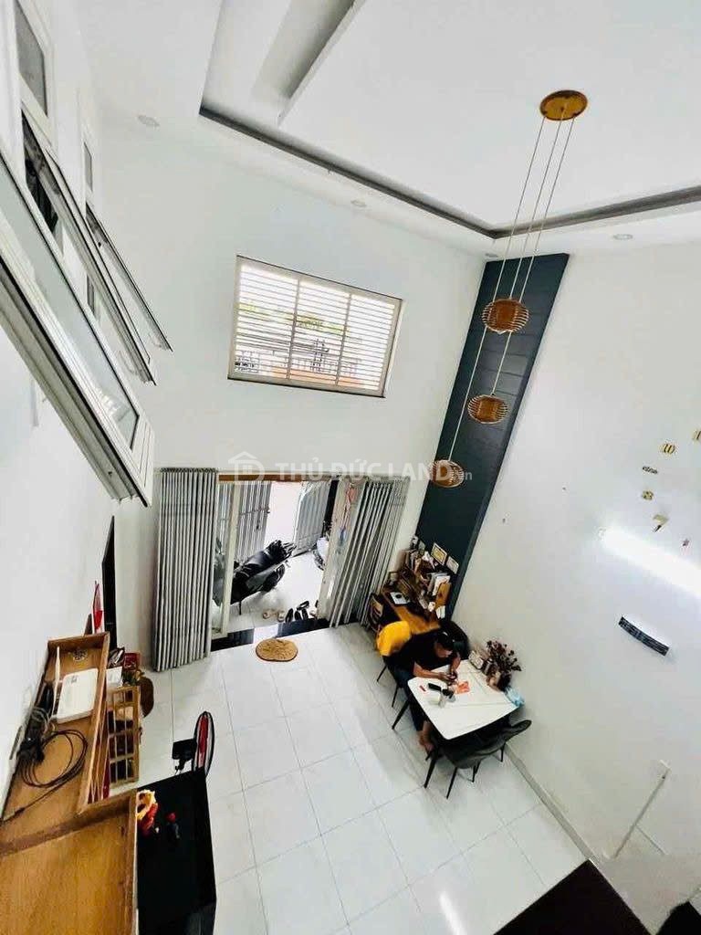 Bán nhà Linh Trung đường số 8, hẻm 5m, 2 tầng, sổ hồng riêng