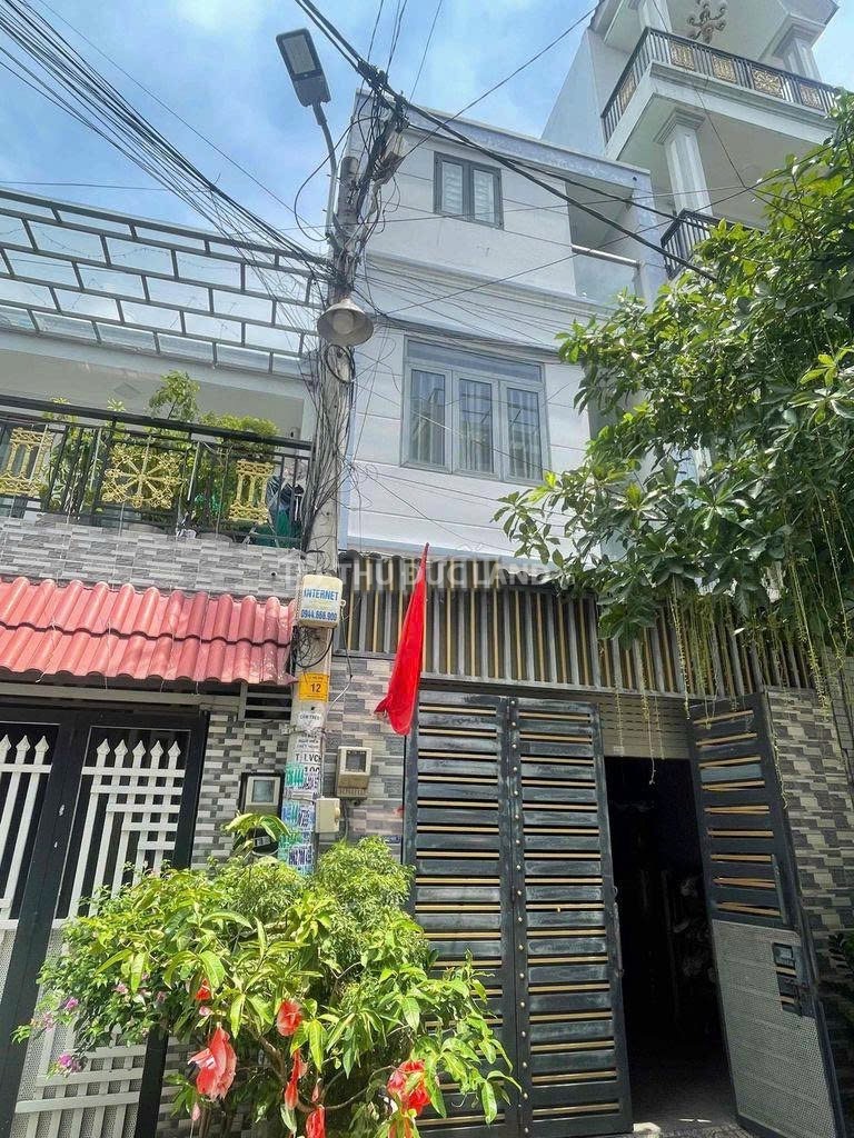 Bán nhà hẻm Linh Trung (Lê Văn Chí) 3 tầng, 4PN – sân rộng, sổ hồng riêng, phù hợp gia đình đang ở - Ảnh 2