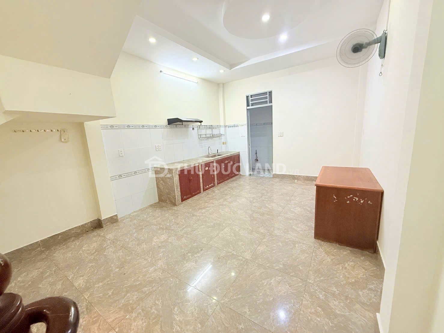 Bán nhà HXH Đường 16 Linh Trung, DT 56m2, 2 tầng, tiện ích đầy đủ. Cách ngã 4 Thủ Đức 1.5KM - Ảnh 2