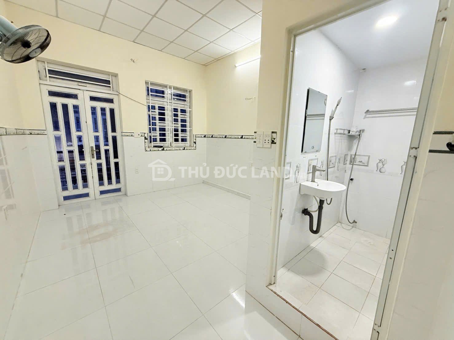 Bán nhà HXH Đường 16 Linh Trung, DT 56m2, 2 tầng, tiện ích đầy đủ. Cách ngã 4 Thủ Đức 1.5KM - Ảnh 3