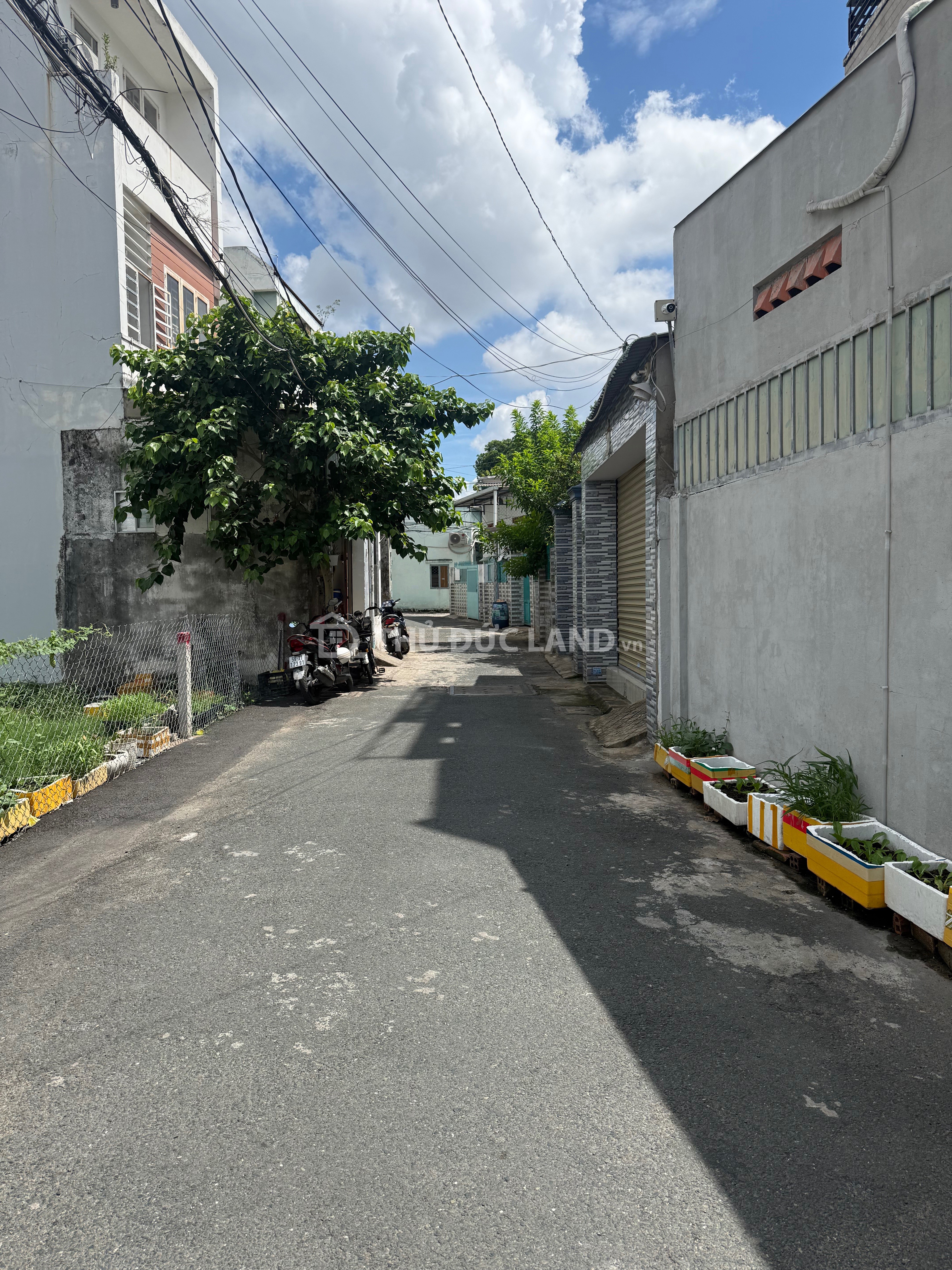 Bán nhà hẻm Đường 6 Linh Trung, 3 tầng, 64.1 m², mặt tiền 4.5m, 109 triệu/m²