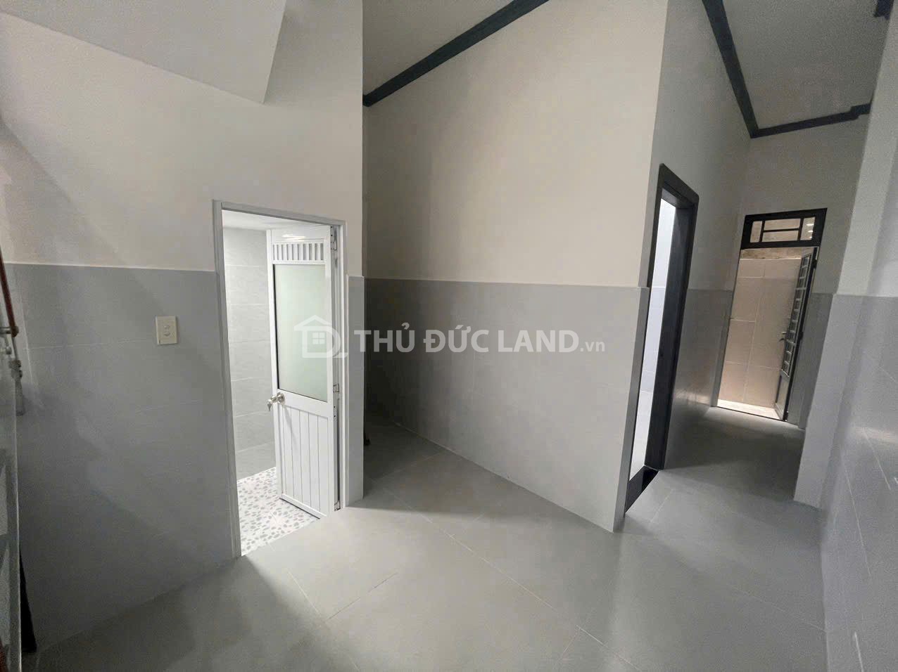 Bán nhà hẻm Linh Trung, Đường 7, DT 100m2 ngang 4m, 2 tầng, nhà đẹp ở ngay. tiện ích đầy đủ - Ảnh 6