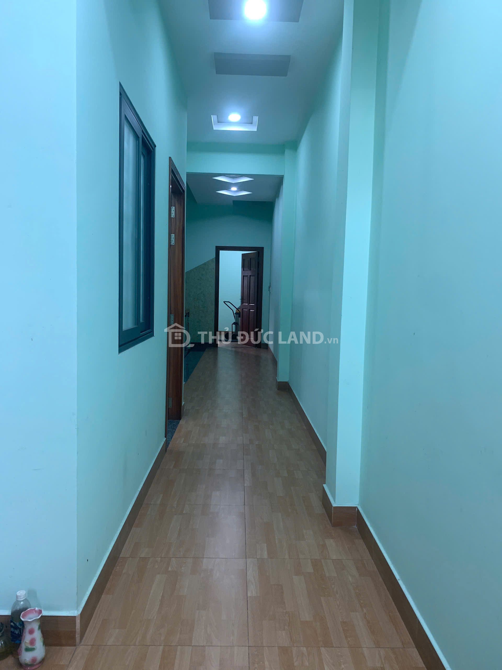 Bán nhà mặt tiền Lê Văn Chí, Linh Trung, đường 20m, DT 103m2 3 tầng, khu sầm uất, kinh doanh đa ngành - Ảnh 4